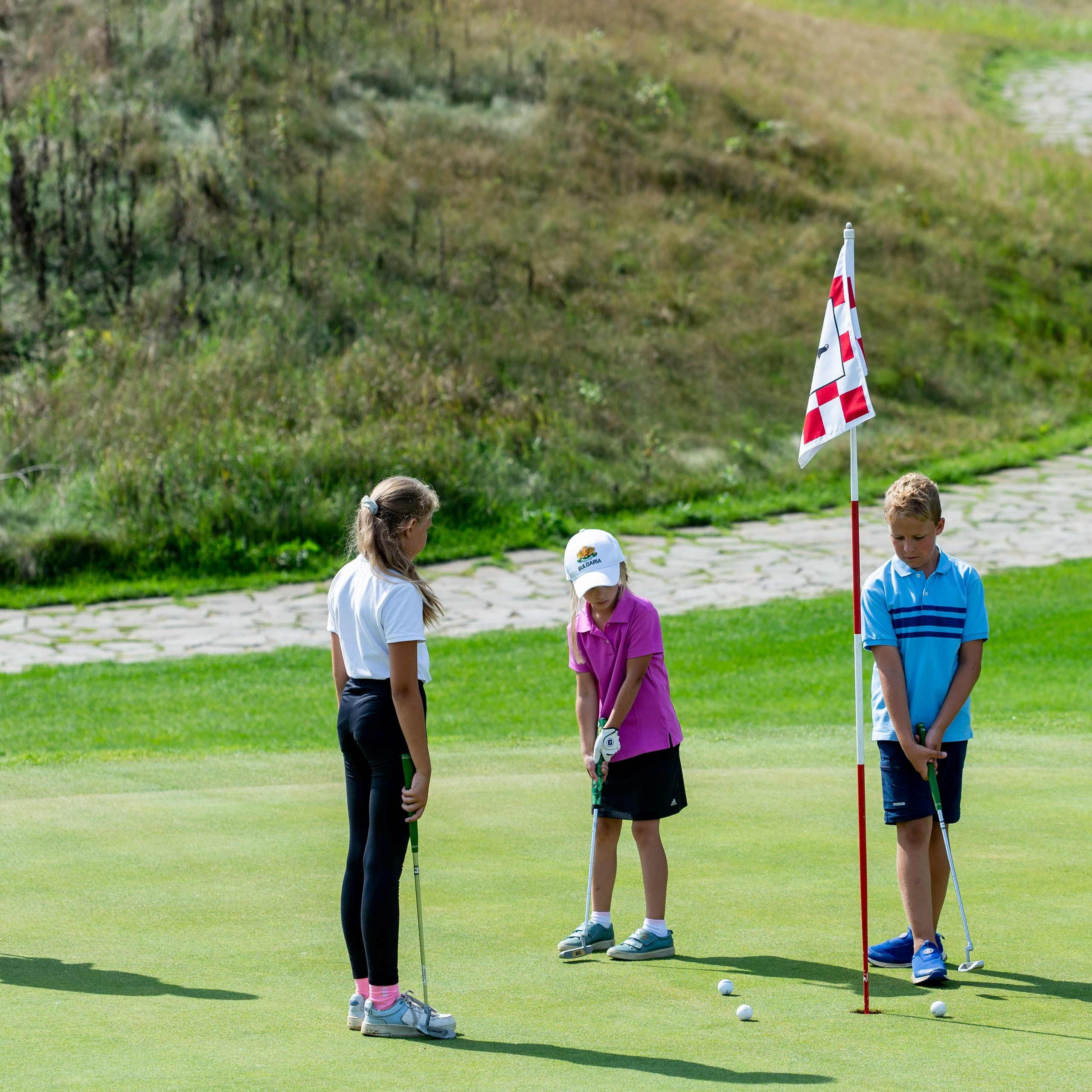 Детский гольф в летнем лагере