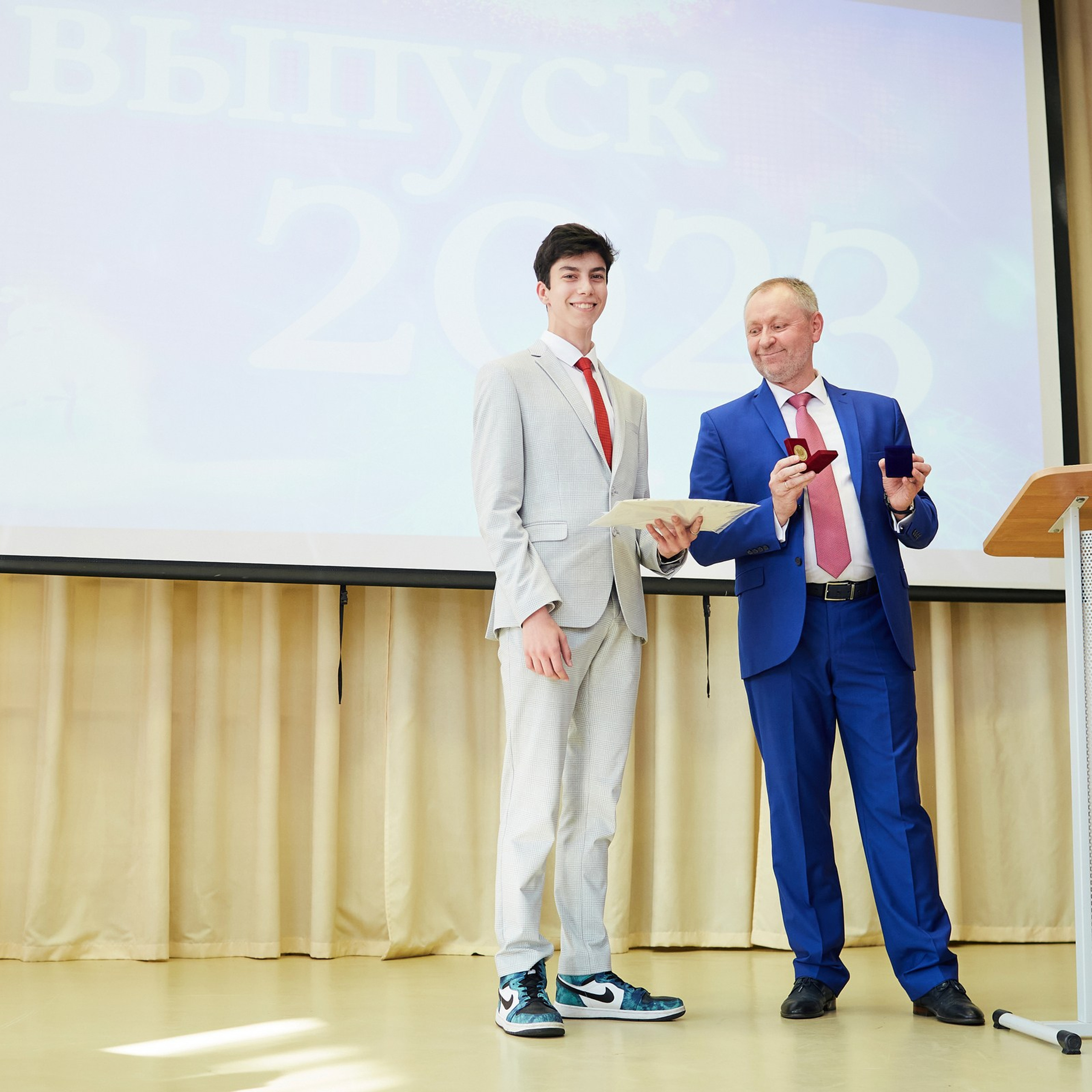 Фотосъемка выпускного. Школьный фотограф Сергей Беликов