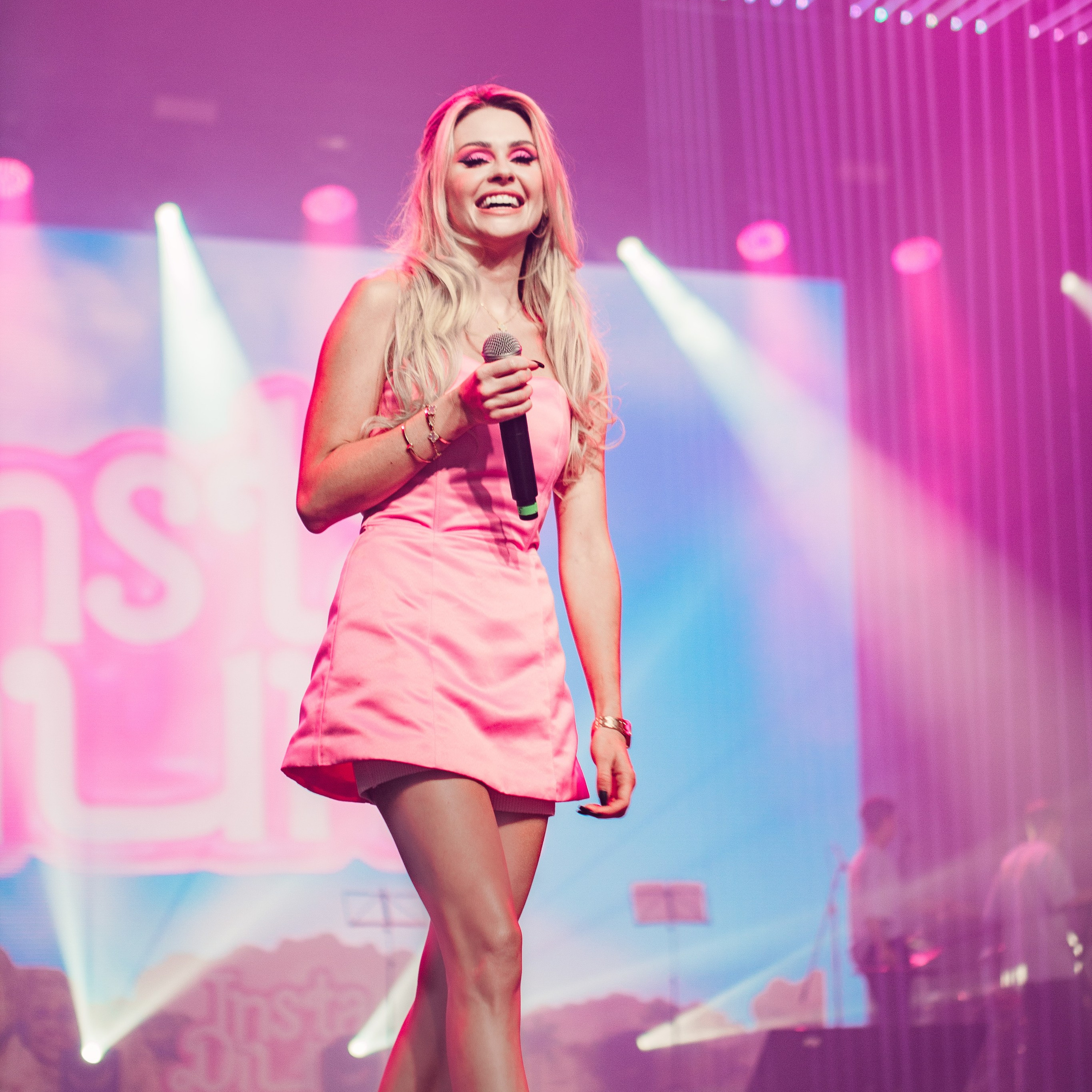 Фотограф Москва — личные фотосессии, лавстори в студии