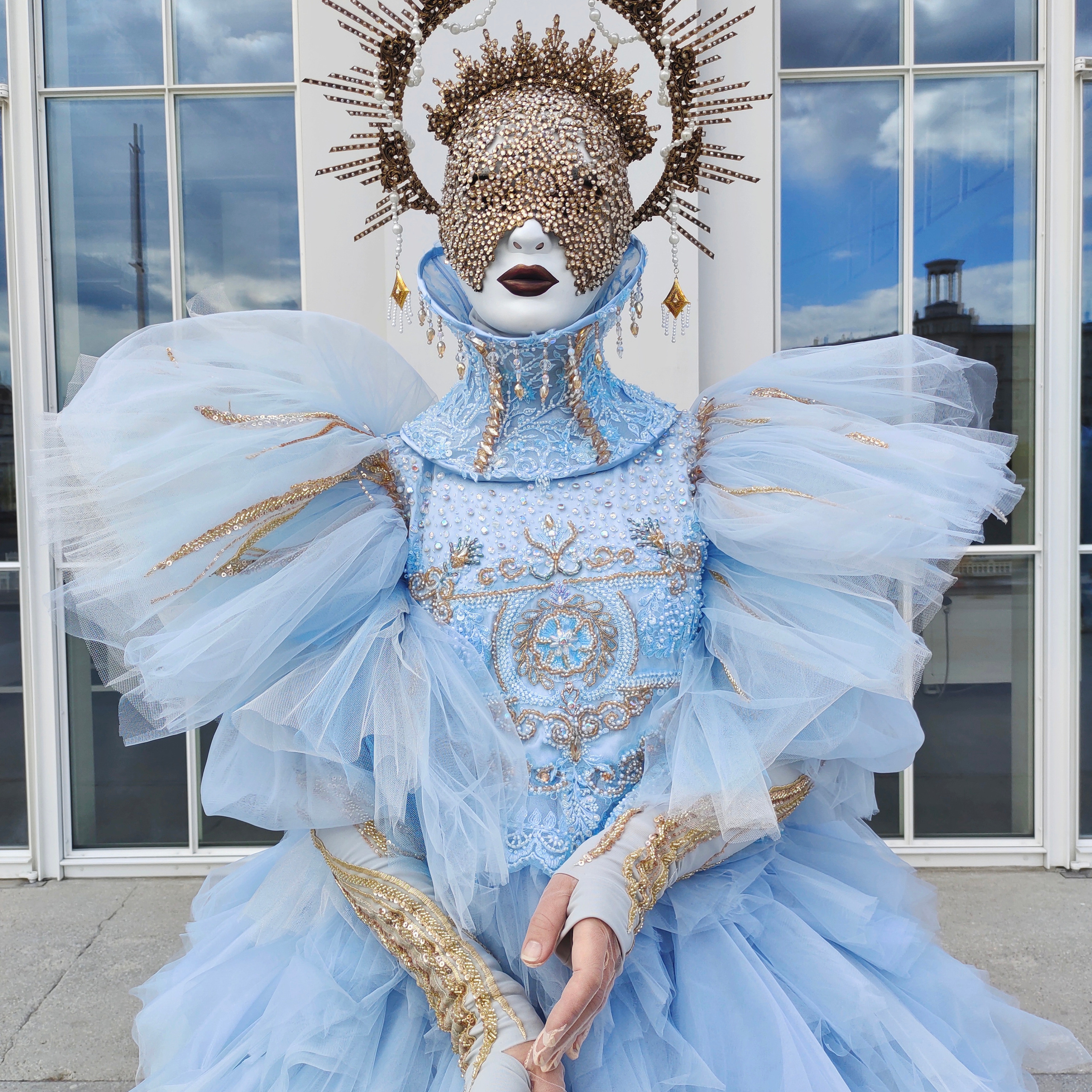 Блог. Фотографии, видео от Лисавлесу. Мимы и Ходулисты на встречу гостей. Москва