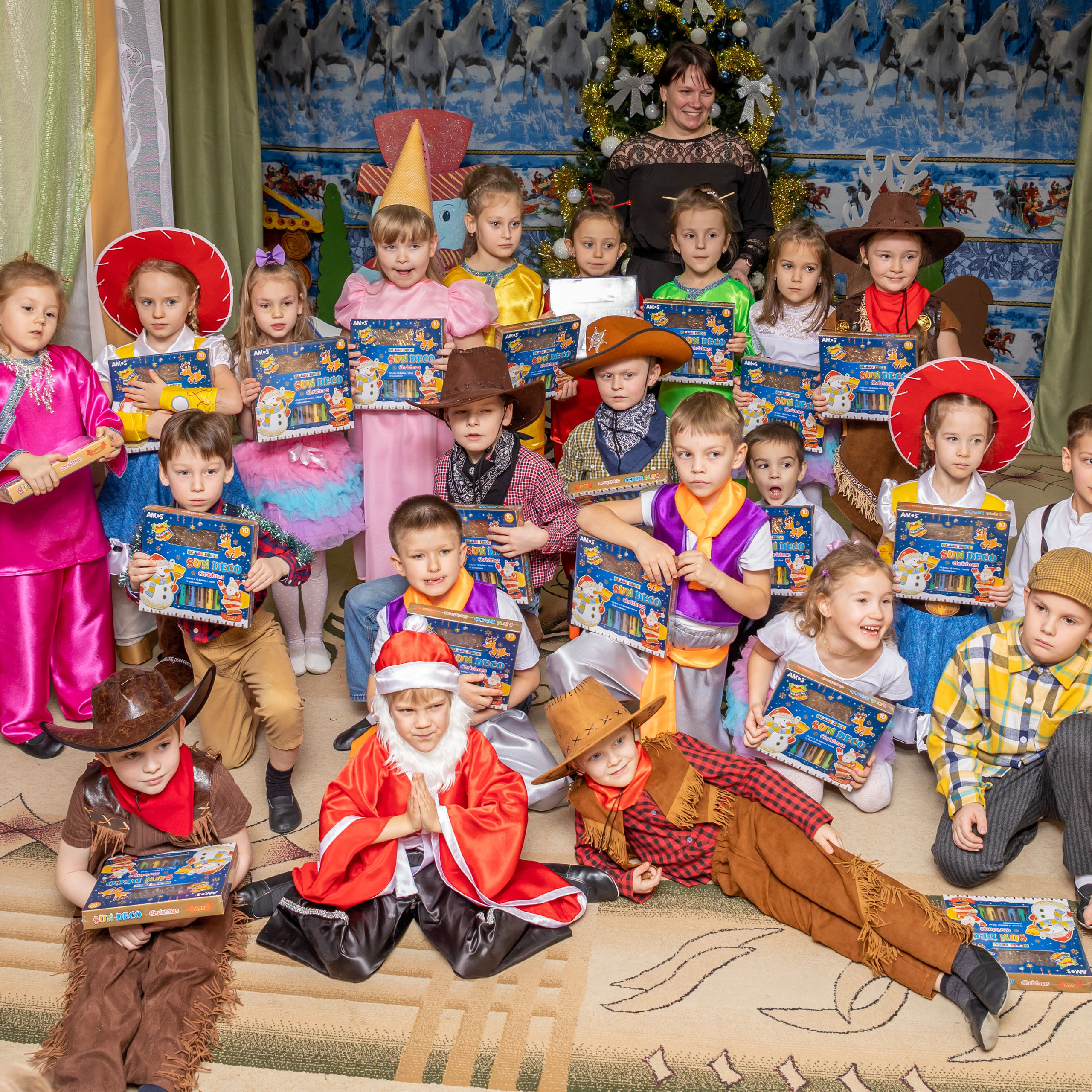 Репортаж новогоднего утренника «Колобки»