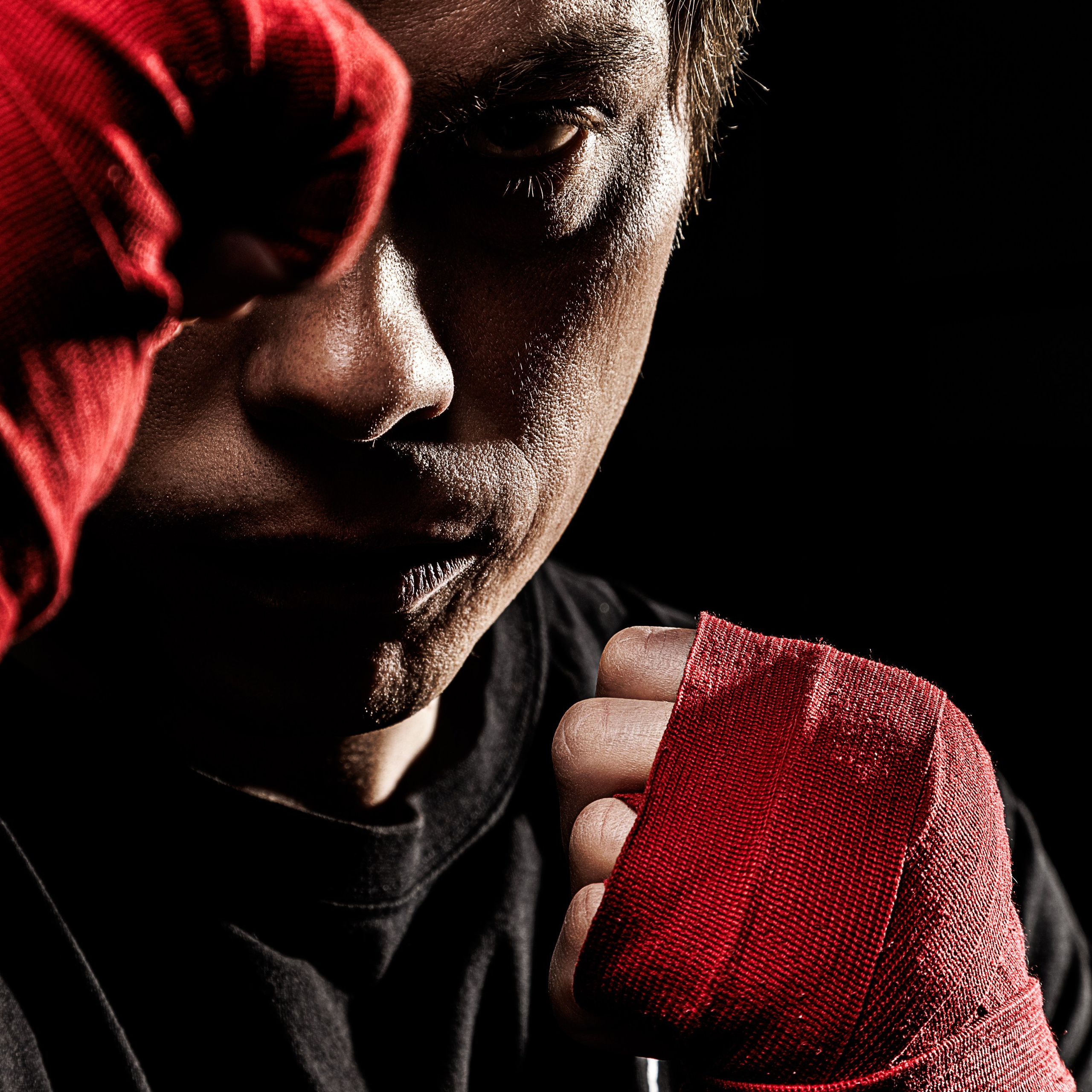 Заказать фотосессию в студии в Екатеринбурге | Мужская фотосессия. Репортажный фотограф Екатеринбург | Яркий, качественный репортаж | Концерты, клубы, репортаж, праздники, корпоративы