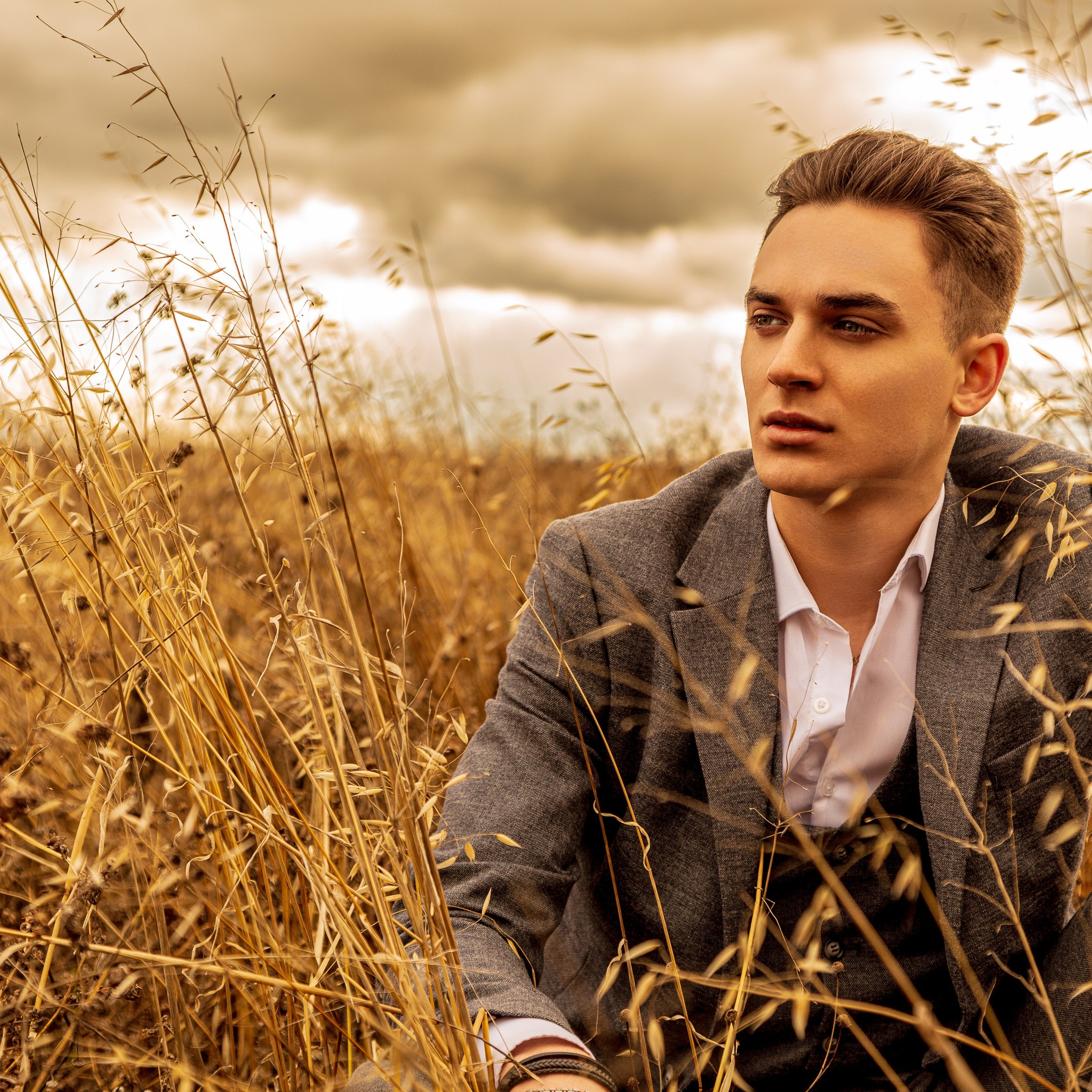 Заказать фотосессию в студии в Екатеринбурге | Мужская фотосессия. Репортажный фотограф Екатеринбург | Яркий, качественный репортаж | Концерты, клубы, репортаж, праздники, корпоративы