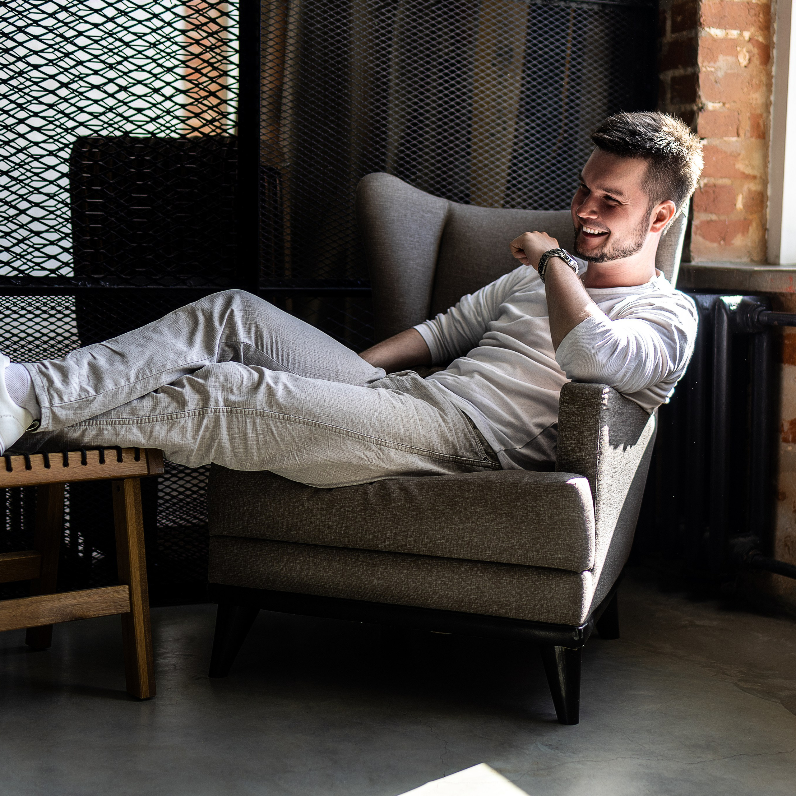 Заказать фотосессию в студии в Екатеринбурге | Мужская фотосессия. Репортажный фотограф Екатеринбург | Яркий, качественный репортаж | Концерты, клубы, репортаж, праздники, корпоративы