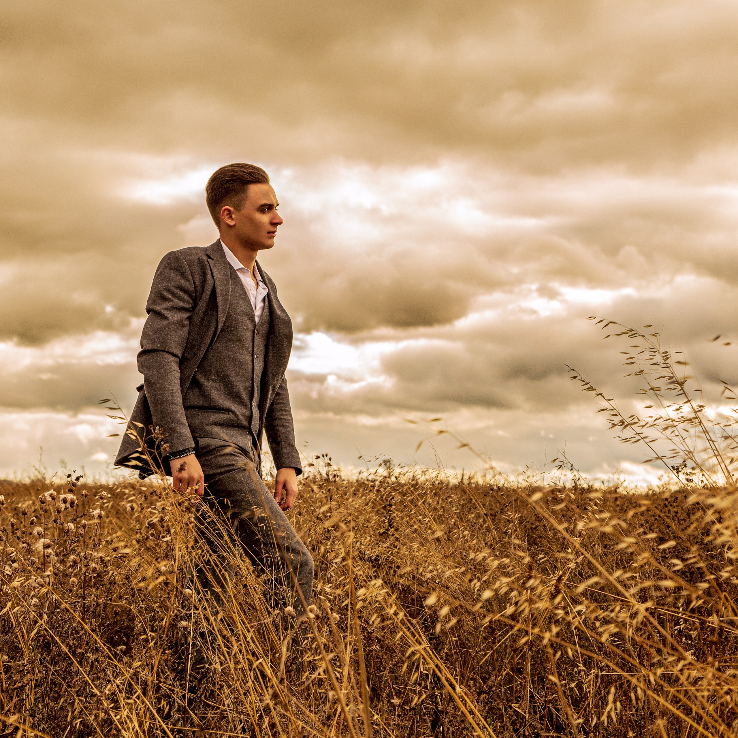 Заказать фотосессию в студии в Екатеринбурге | Мужская фотосессия. Репортажный фотограф Екатеринбург | Яркий, качественный репортаж | Концерты, клубы, репортаж, праздники, корпоративы