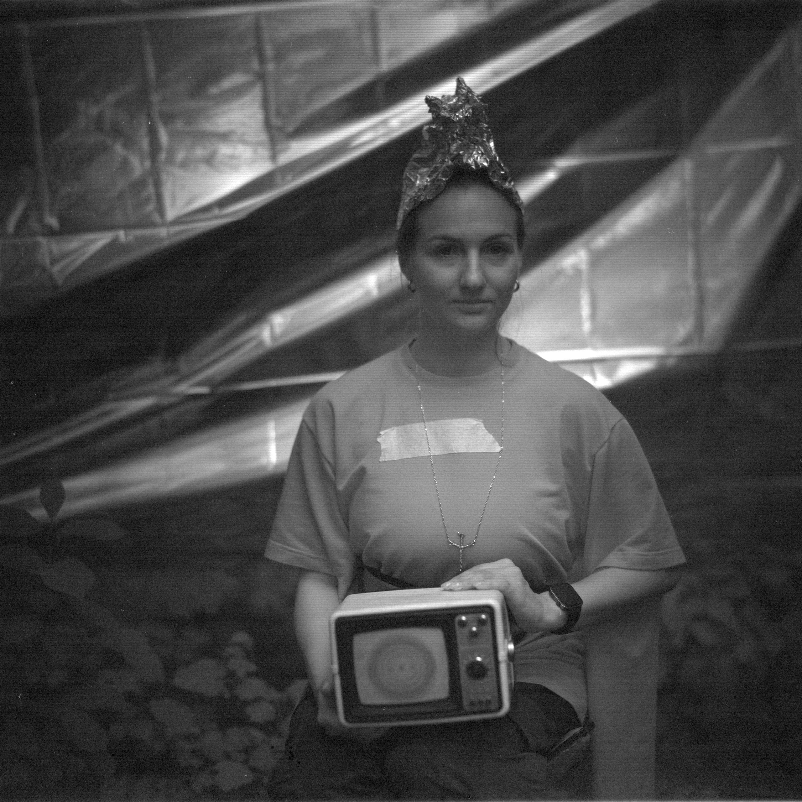 Ремонт головы с помощью Фольги и Буратино. Roman Hodirev is an esoteriologist, multidisciplinary artist, photographer and musician. Saint Petersburg, Riga