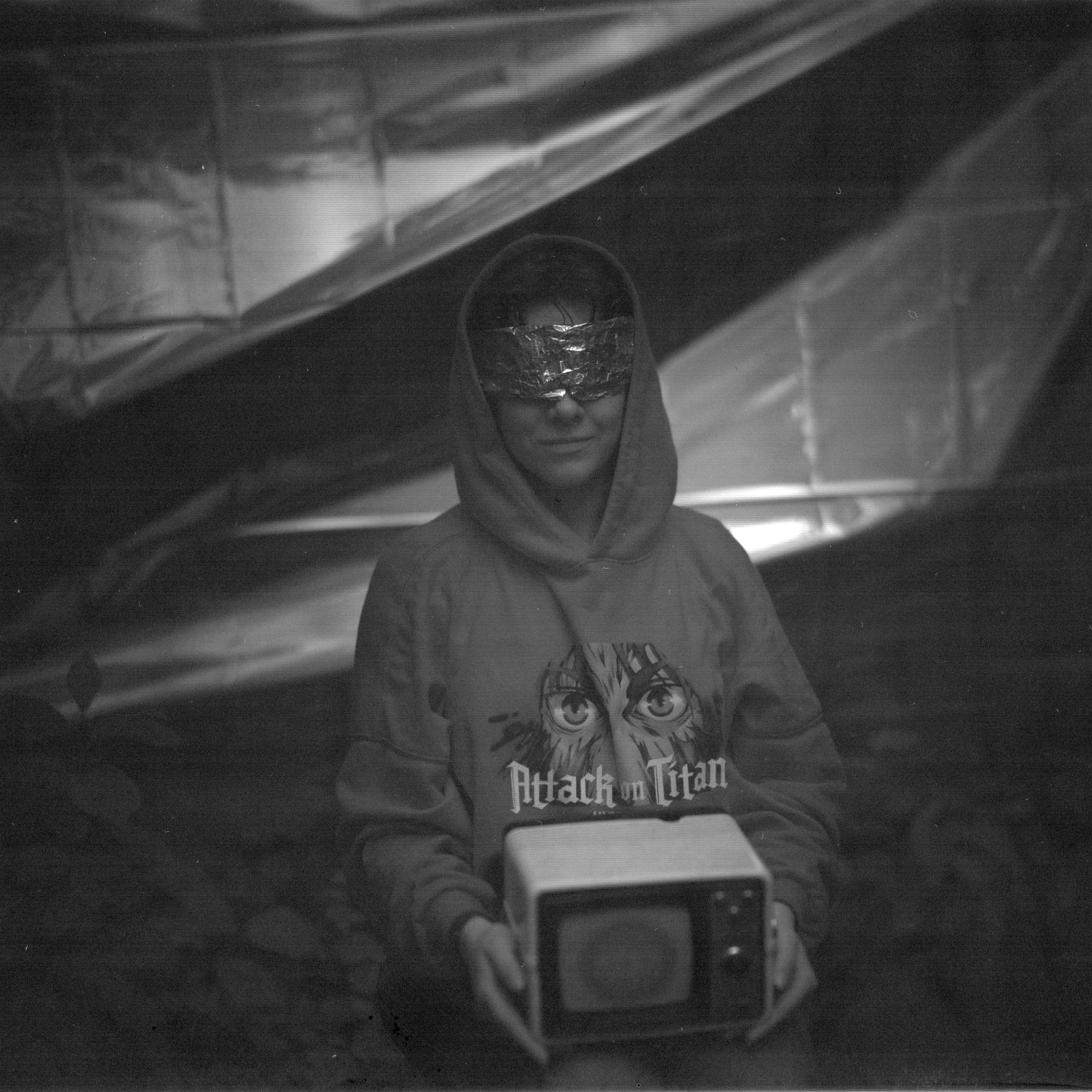 Ремонт головы с помощью Фольги и Буратино. Roman Hodirev is an esoteriologist, multidisciplinary artist, photographer and musician. Saint Petersburg, Riga