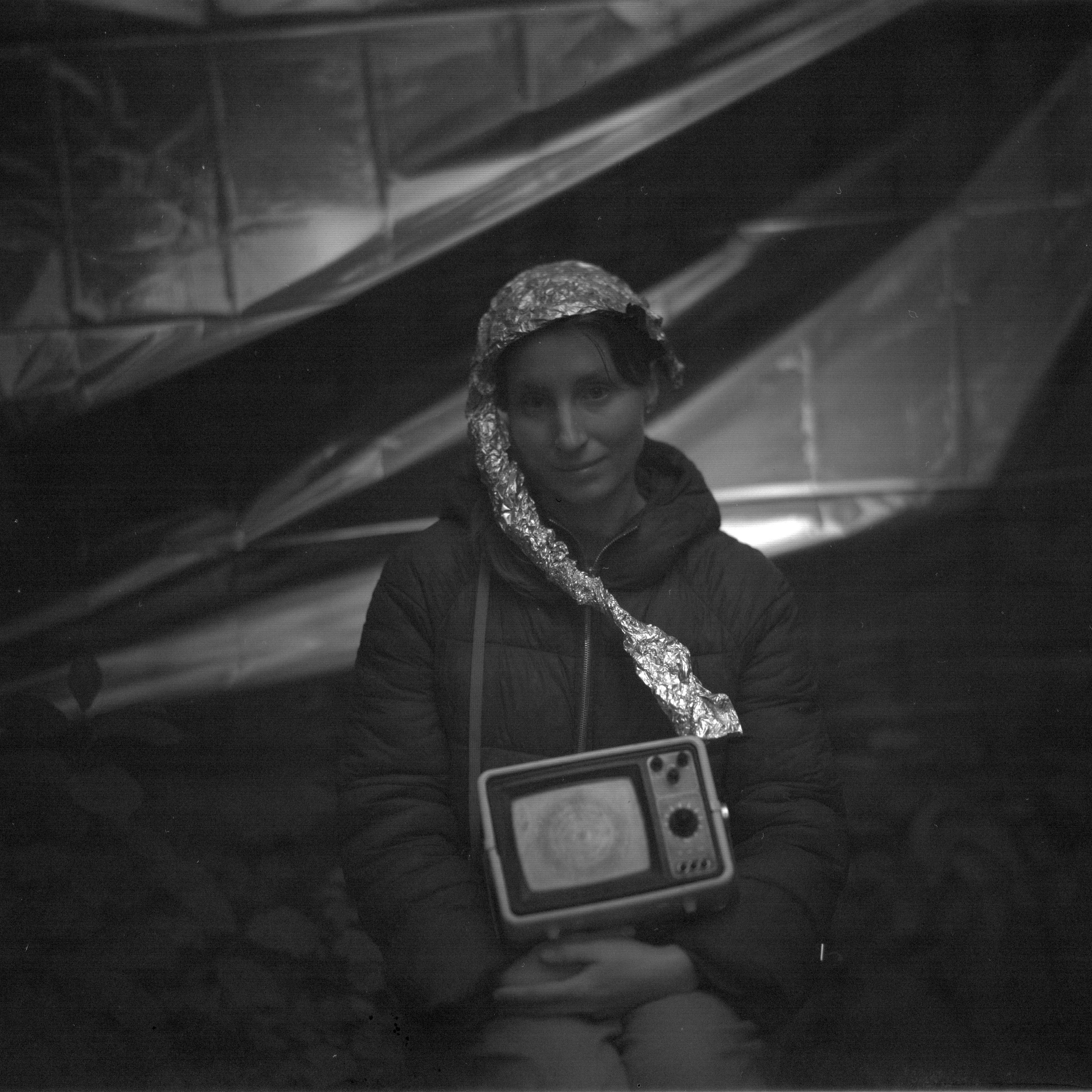 Ремонт головы с помощью Фольги и Буратино. Roman Hodirev is an esoteriologist, multidisciplinary artist, photographer and musician. Saint Petersburg, Riga