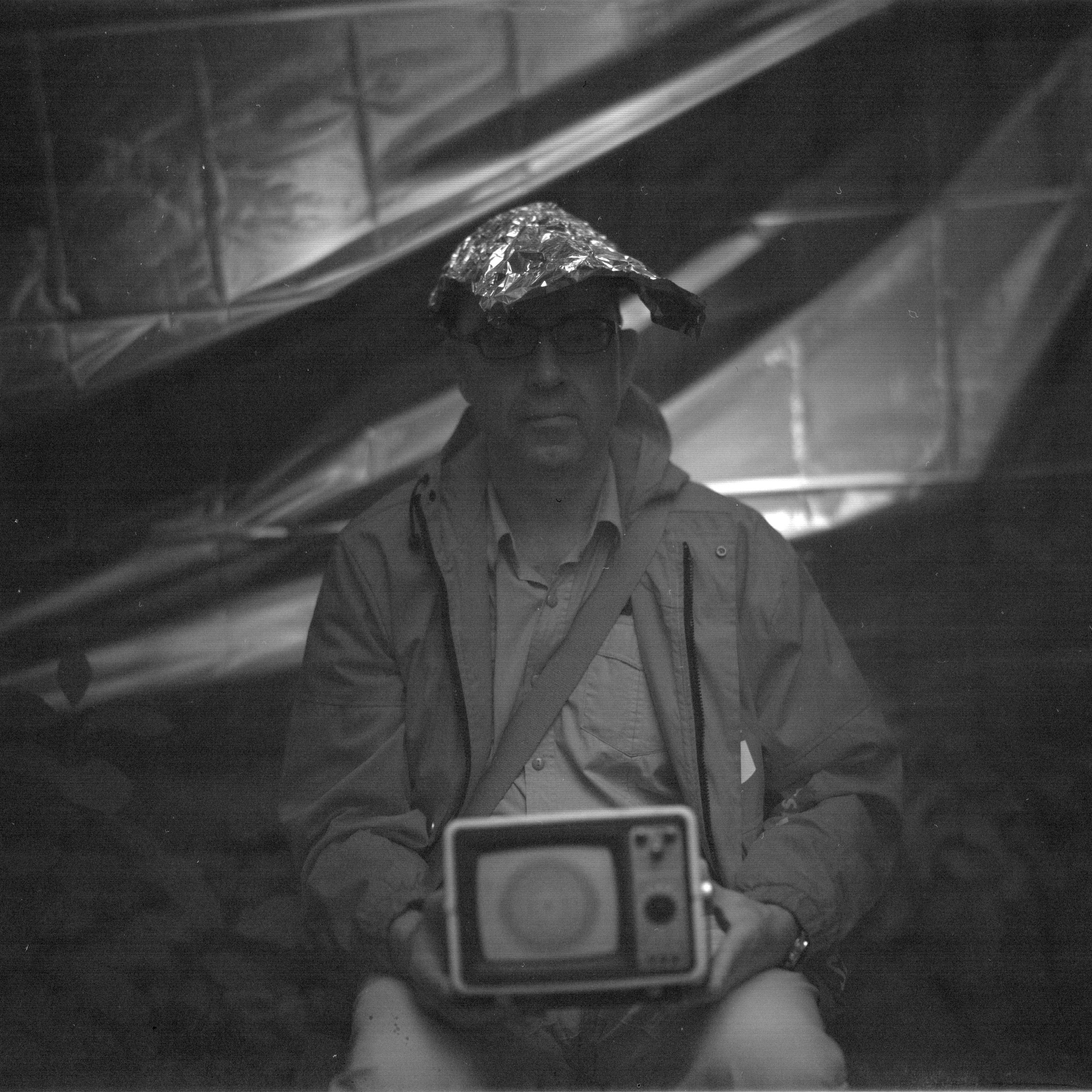 Ремонт головы с помощью Фольги и Буратино. Roman Hodirev is an esoteriologist, multidisciplinary artist, photographer and musician. Saint Petersburg, Riga