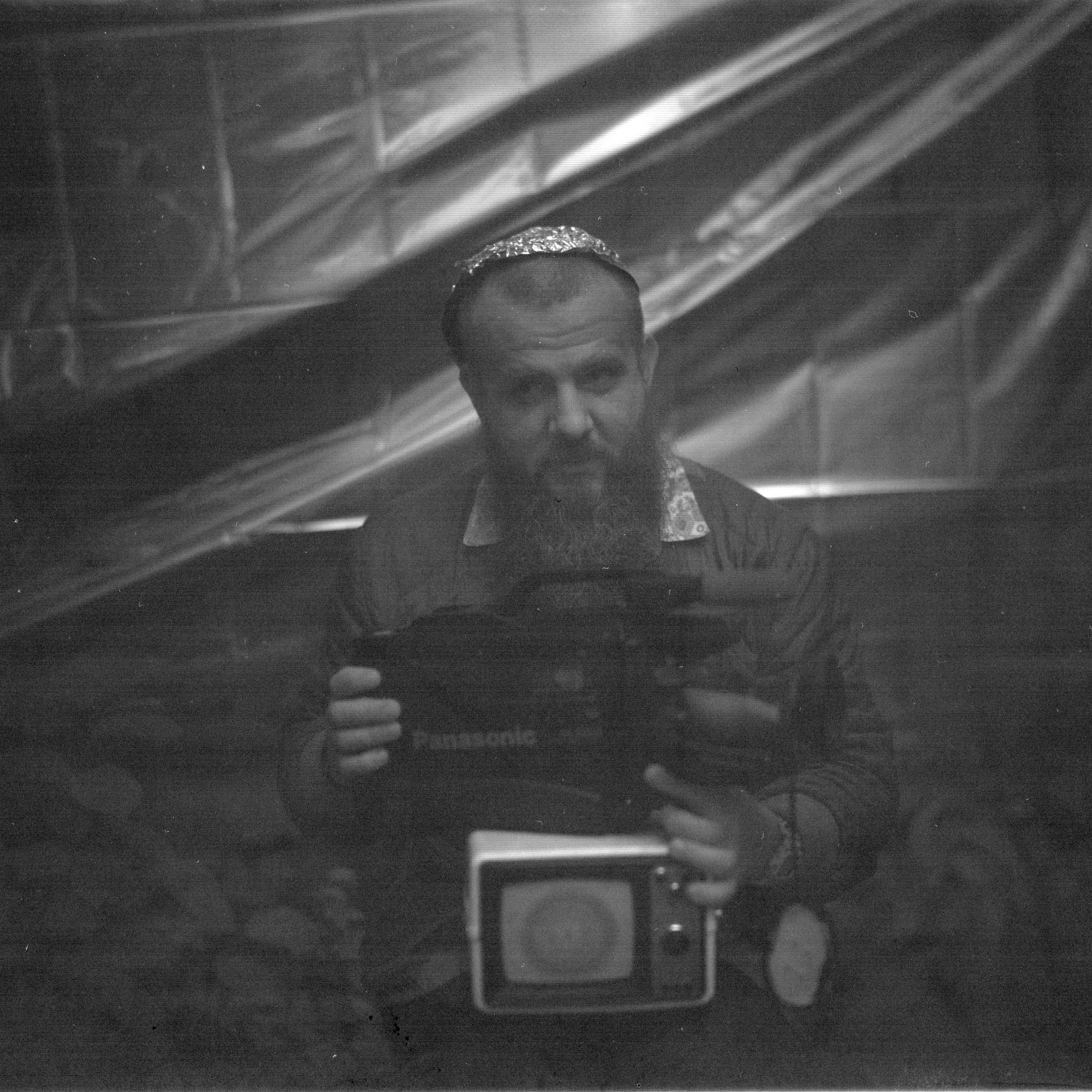 Ремонт головы с помощью Фольги и Буратино. Roman Hodirev is an esoteriologist, multidisciplinary artist, photographer and musician. Saint Petersburg, Riga