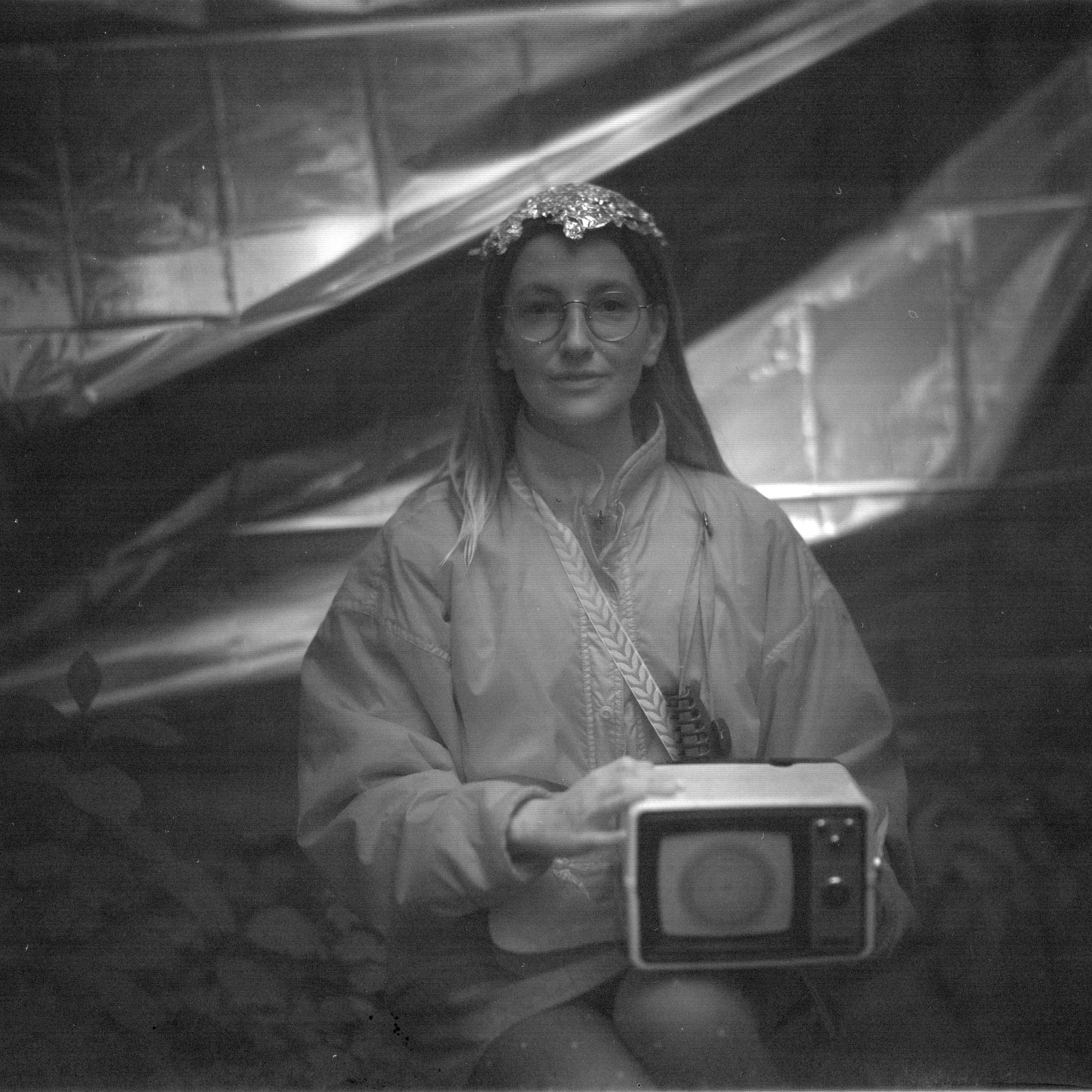 Ремонт головы с помощью Фольги и Буратино. Roman Hodirev is an esoteriologist, multidisciplinary artist, photographer and musician. Saint Petersburg, Riga