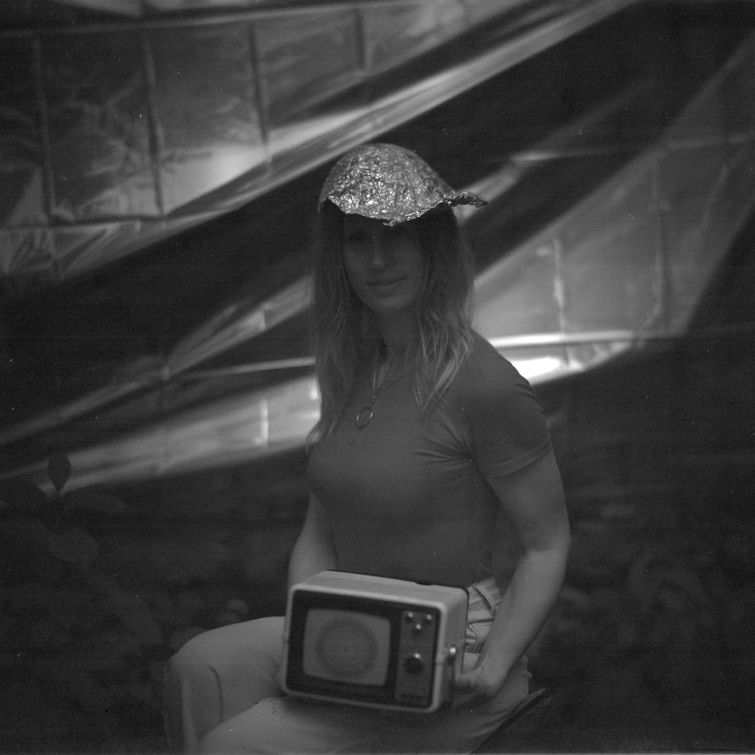 Ремонт головы с помощью Фольги и Буратино. Roman Hodirev is an esoteriologist, multidisciplinary artist, photographer and musician. Saint Petersburg, Riga