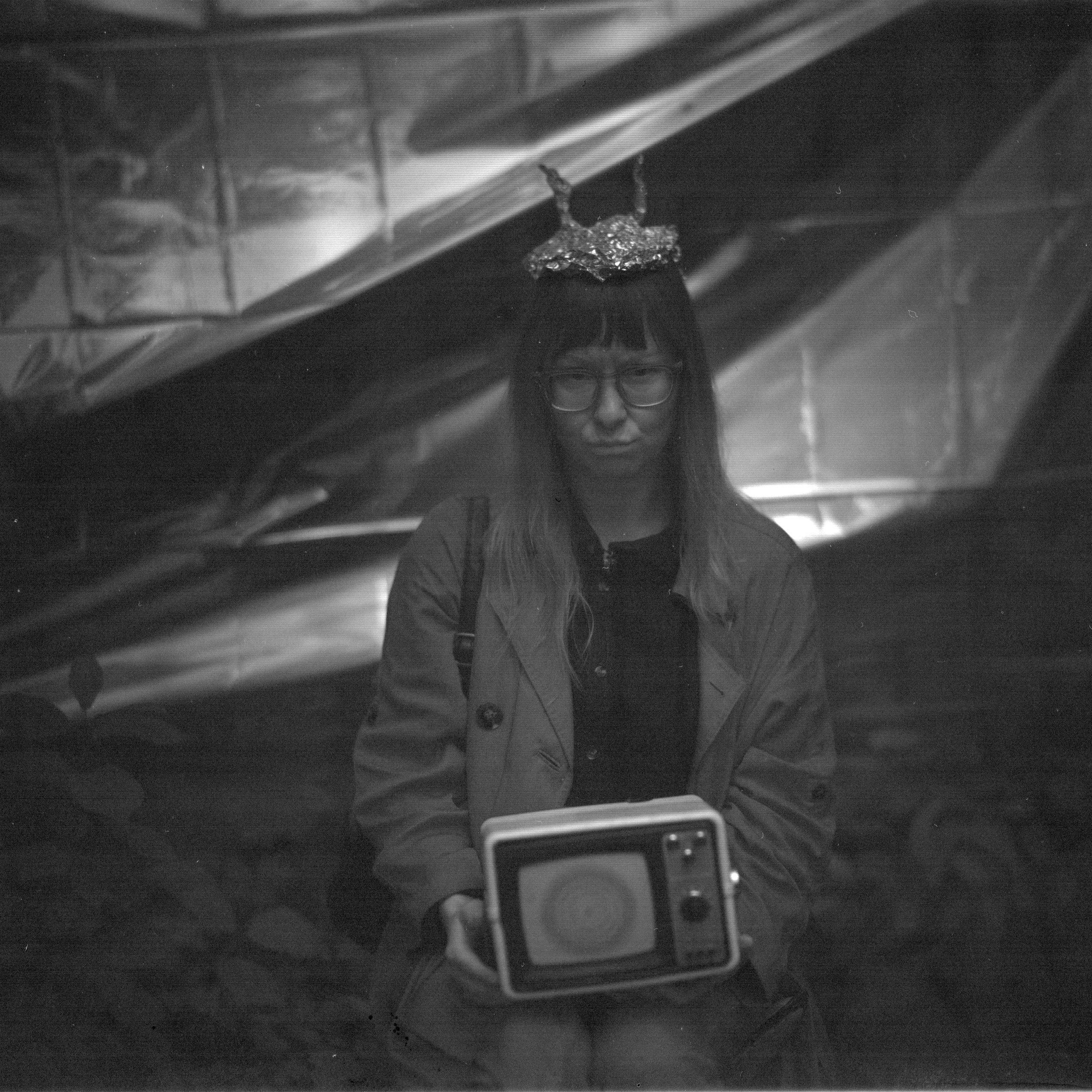 Ремонт головы с помощью Фольги и Буратино. Roman Hodirev is an esoteriologist, multidisciplinary artist, photographer and musician. Saint Petersburg, Riga