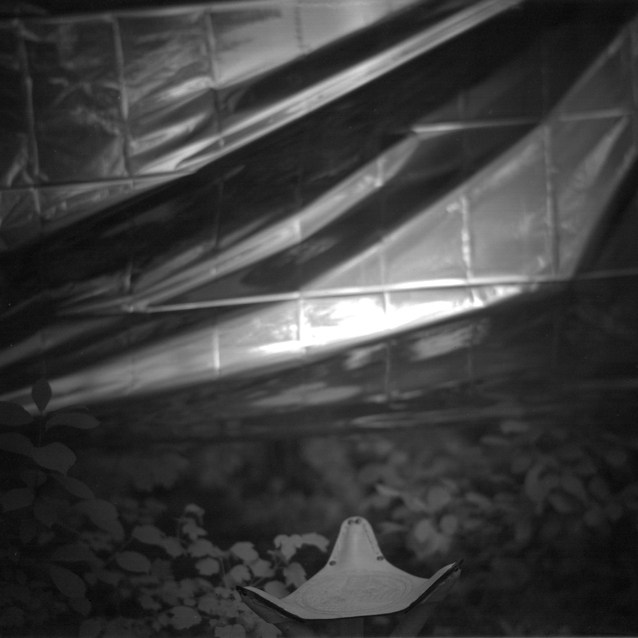 Ремонт головы с помощью Фольги и Буратино. Roman Hodirev is an esoteriologist, multidisciplinary artist, photographer and musician. Saint Petersburg, Riga