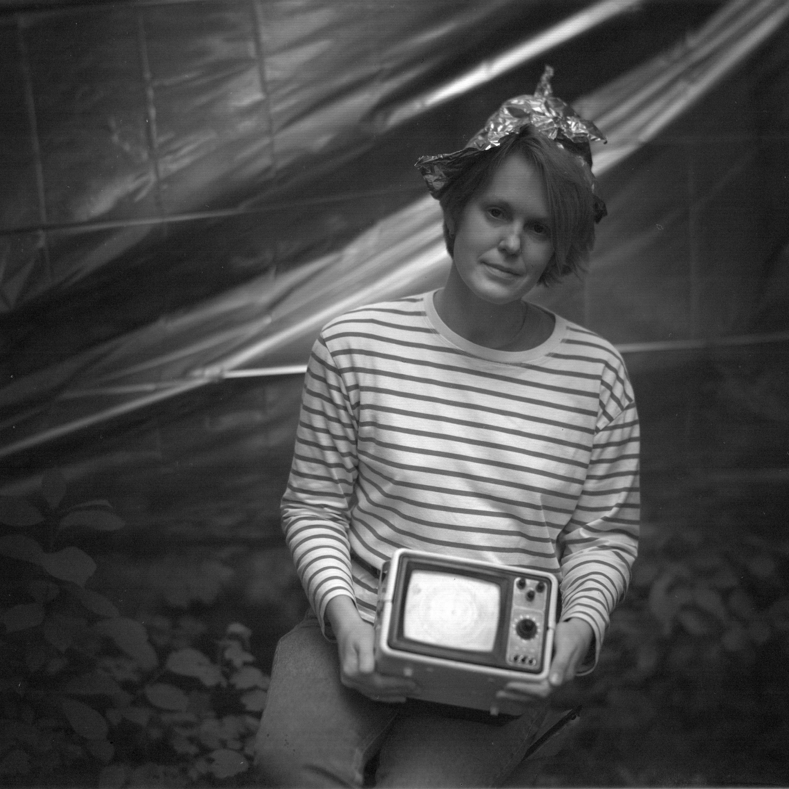 Ремонт головы с помощью Фольги и Буратино. Roman Hodirev is an esoteriologist, multidisciplinary artist, photographer and musician. Saint Petersburg, Riga