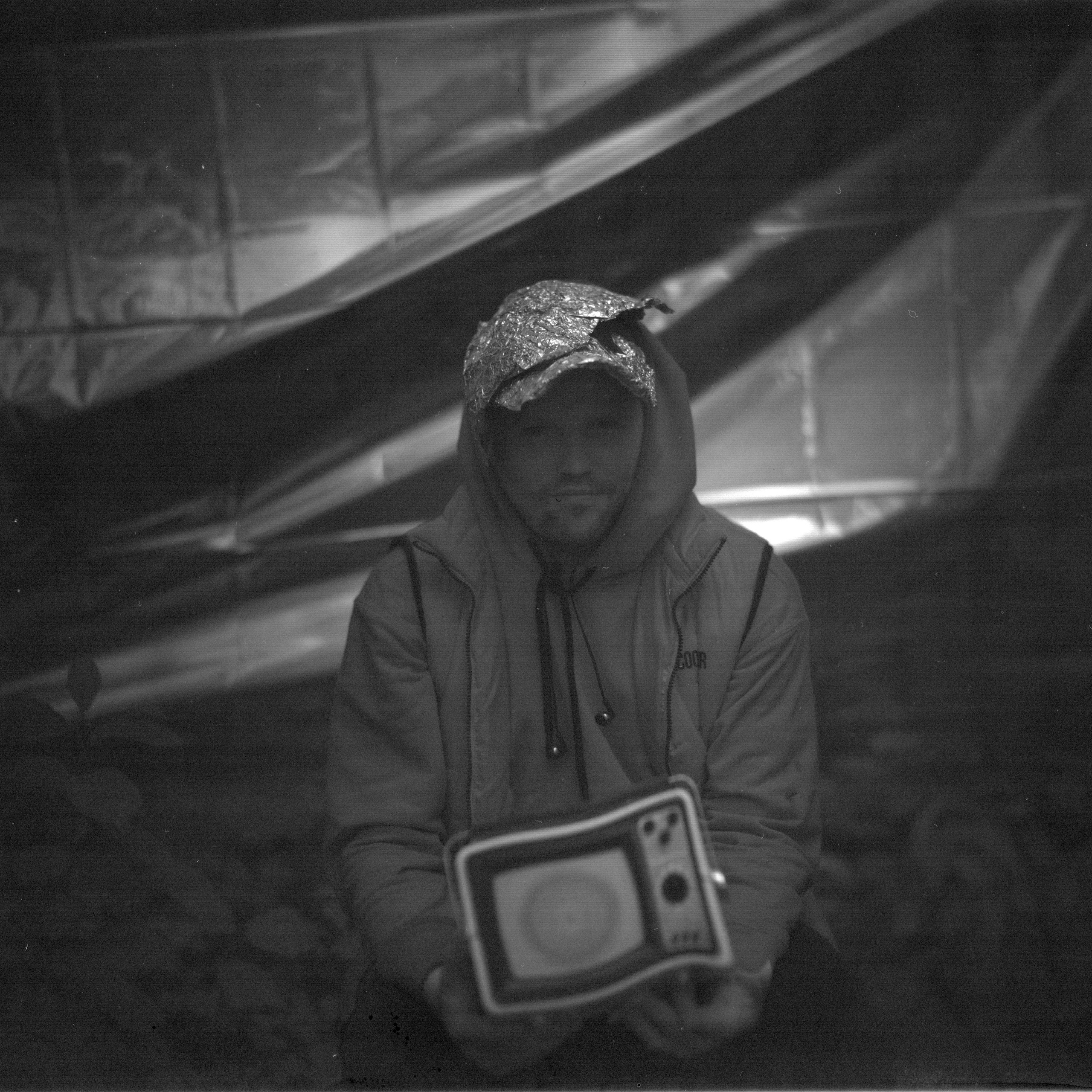 Ремонт головы с помощью Фольги и Буратино. Roman Hodirev is an esoteriologist, multidisciplinary artist, photographer and musician. Saint Petersburg, Riga