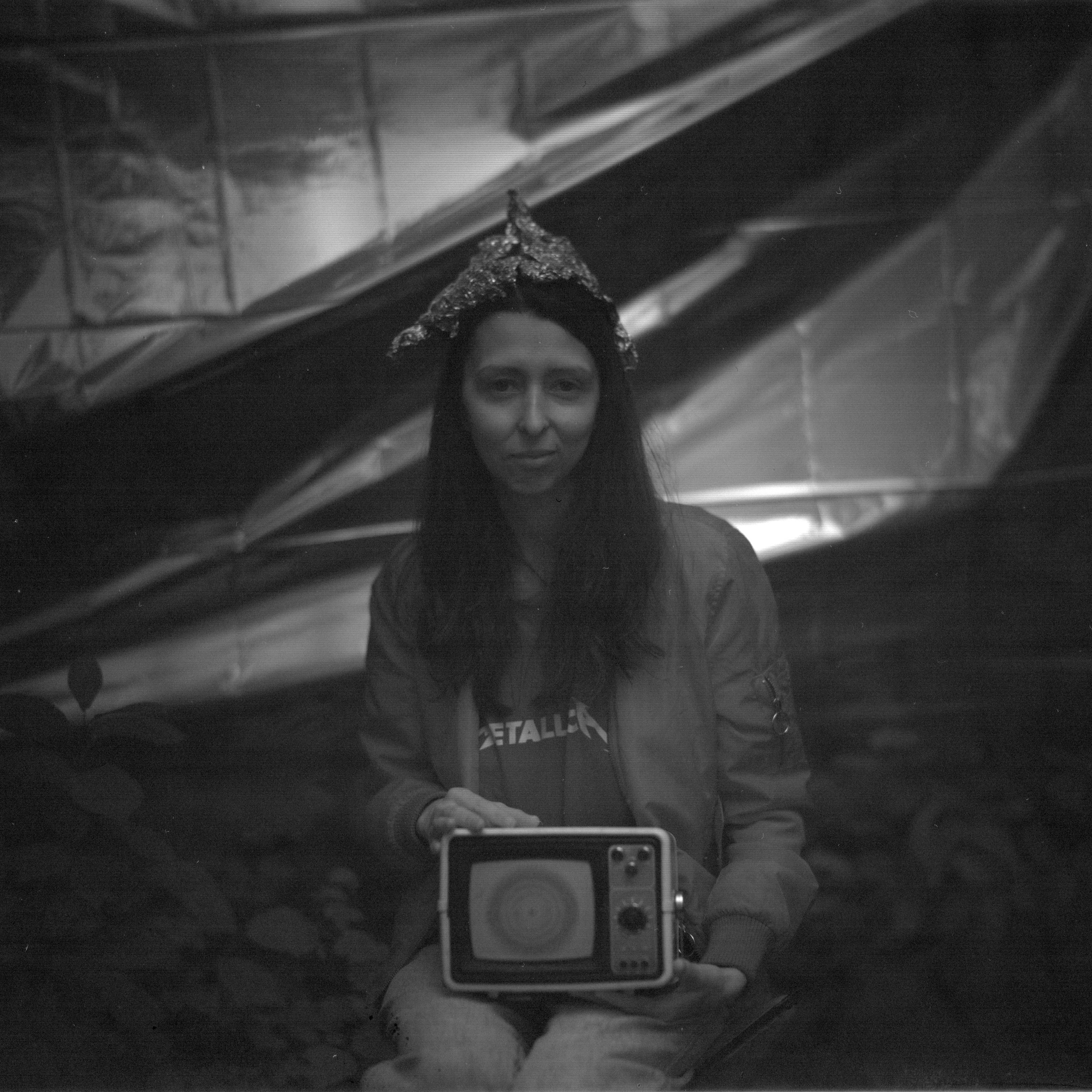 Ремонт головы с помощью Фольги и Буратино. Roman Hodirev is an esoteriologist, multidisciplinary artist, photographer and musician. Saint Petersburg, Riga