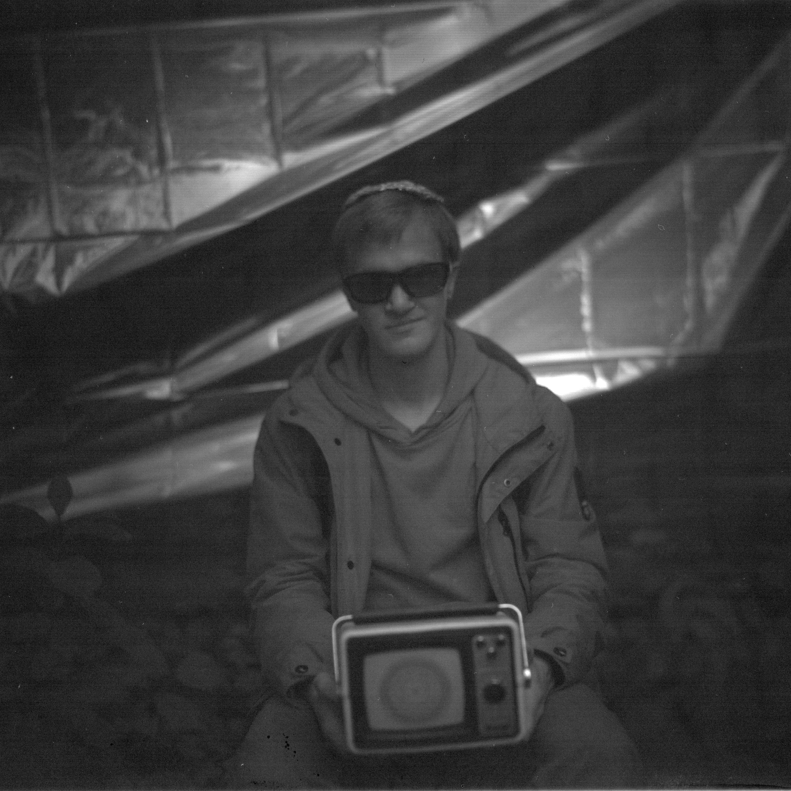 Ремонт головы с помощью Фольги и Буратино. Roman Hodirev is an esoteriologist, multidisciplinary artist, photographer and musician. Saint Petersburg, Riga