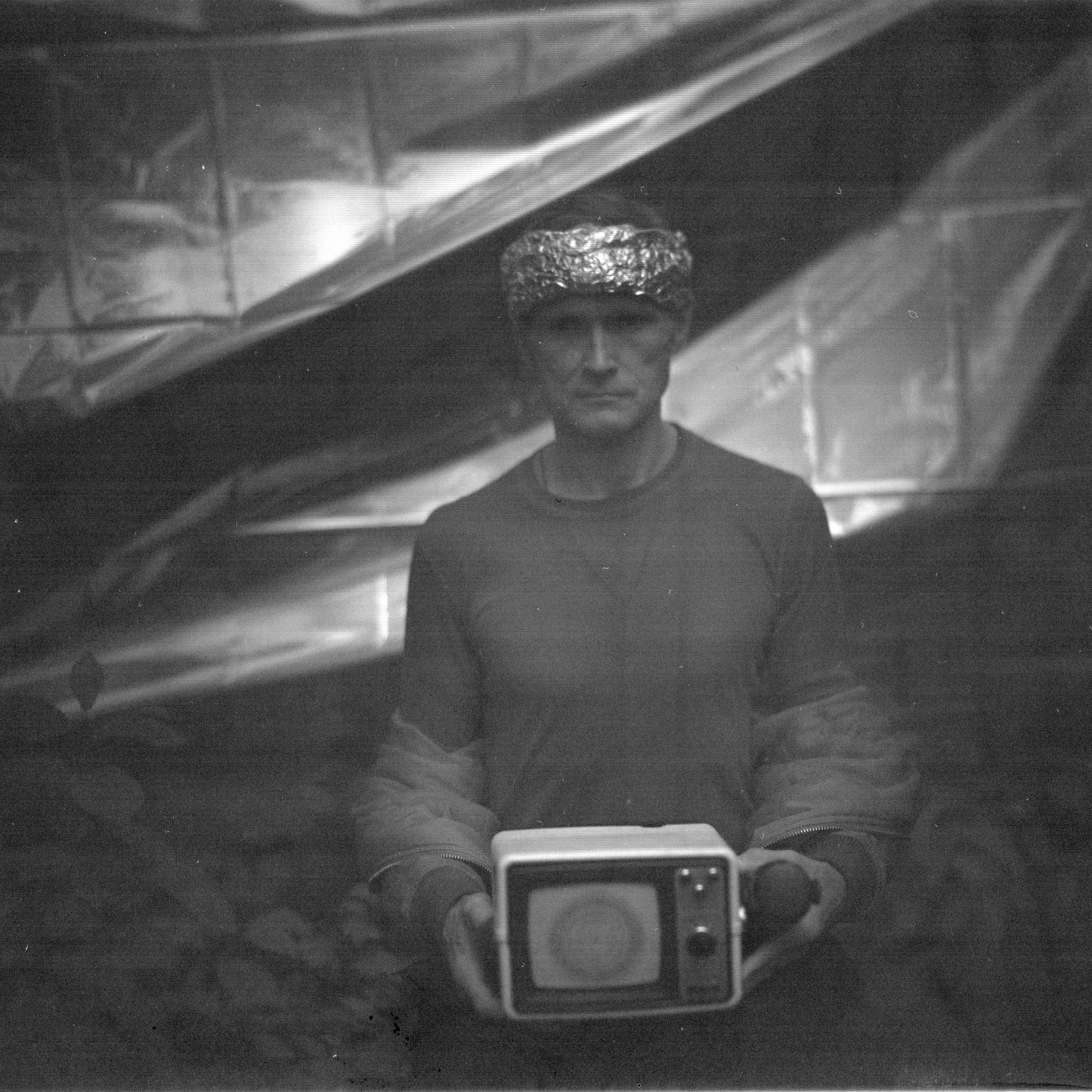 Ремонт головы с помощью Фольги и Буратино. Roman Hodirev is an esoteriologist, multidisciplinary artist, photographer and musician. Saint Petersburg, Riga