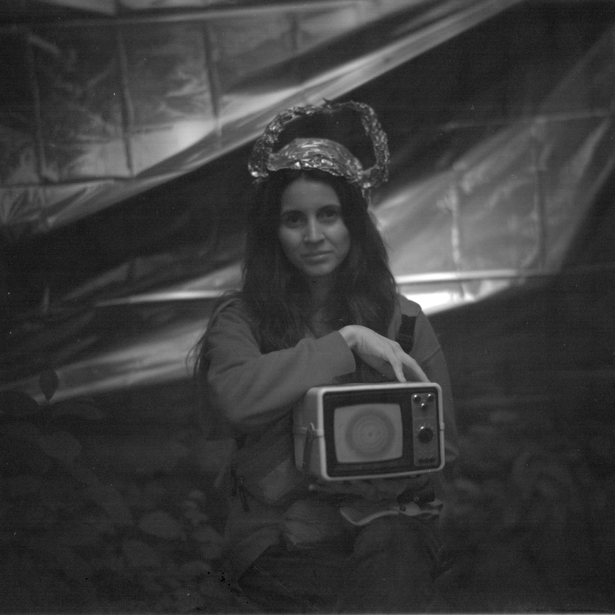 Ремонт головы с помощью Фольги и Буратино. Roman Hodirev is an esoteriologist, multidisciplinary artist, photographer and musician. Saint Petersburg, Riga