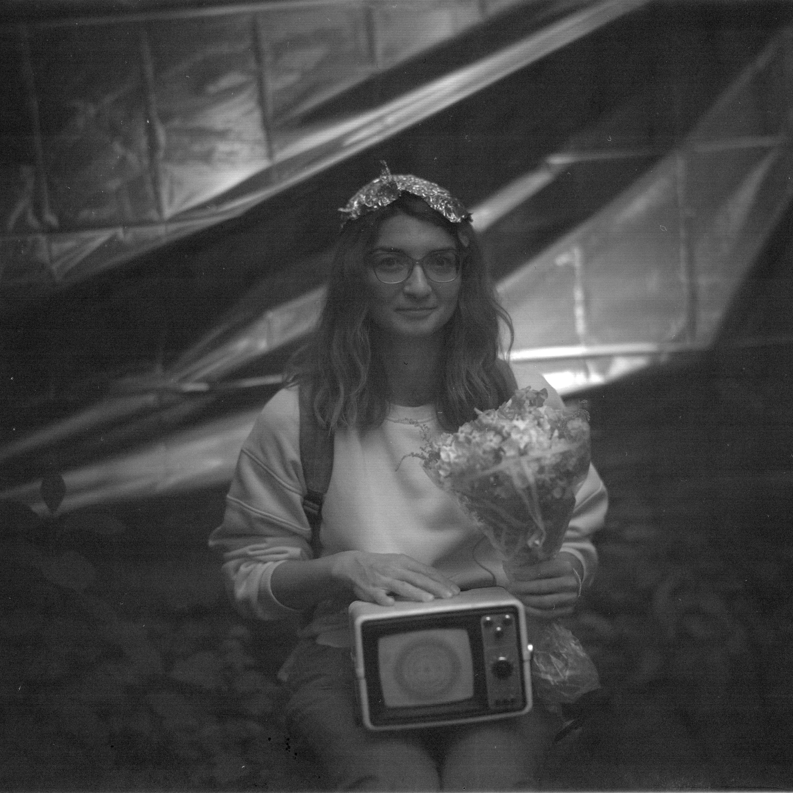 Ремонт головы с помощью Фольги и Буратино. Roman Hodirev is an esoteriologist, multidisciplinary artist, photographer and musician. Saint Petersburg, Riga