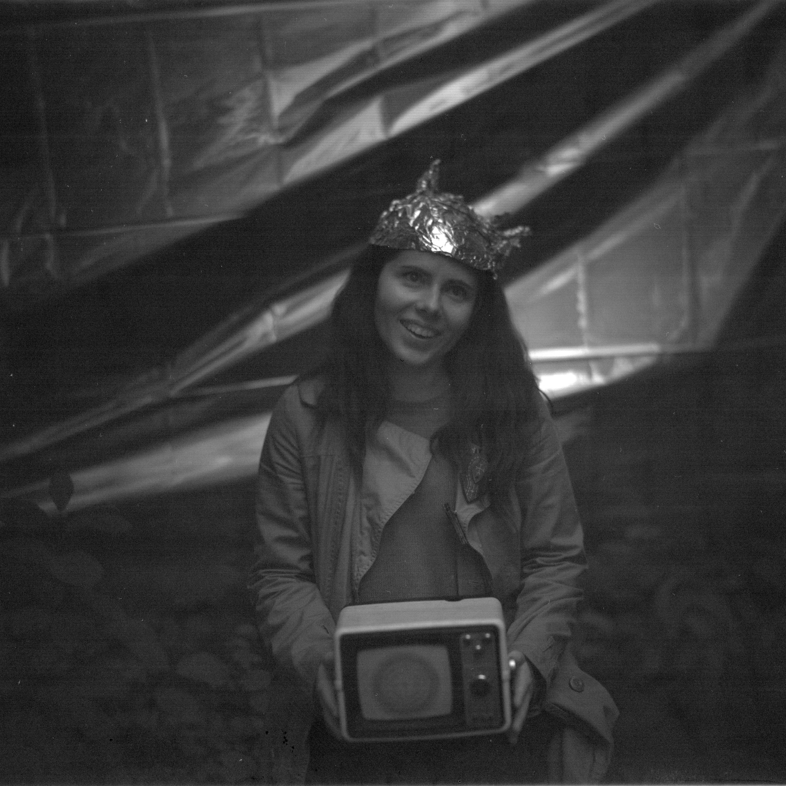 Ремонт головы с помощью Фольги и Буратино. Roman Hodirev is an esoteriologist, multidisciplinary artist, photographer and musician. Saint Petersburg, Riga