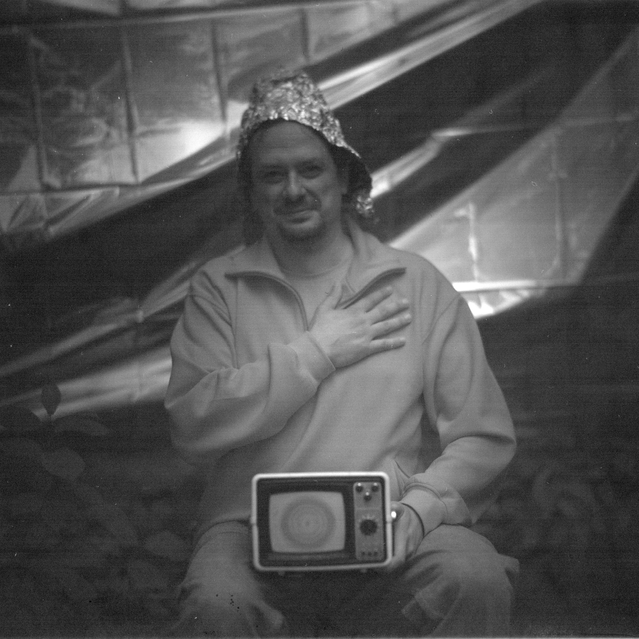 Ремонт головы с помощью Фольги и Буратино. Roman Hodirev is an esoteriologist, multidisciplinary artist, photographer and musician. Saint Petersburg, Riga