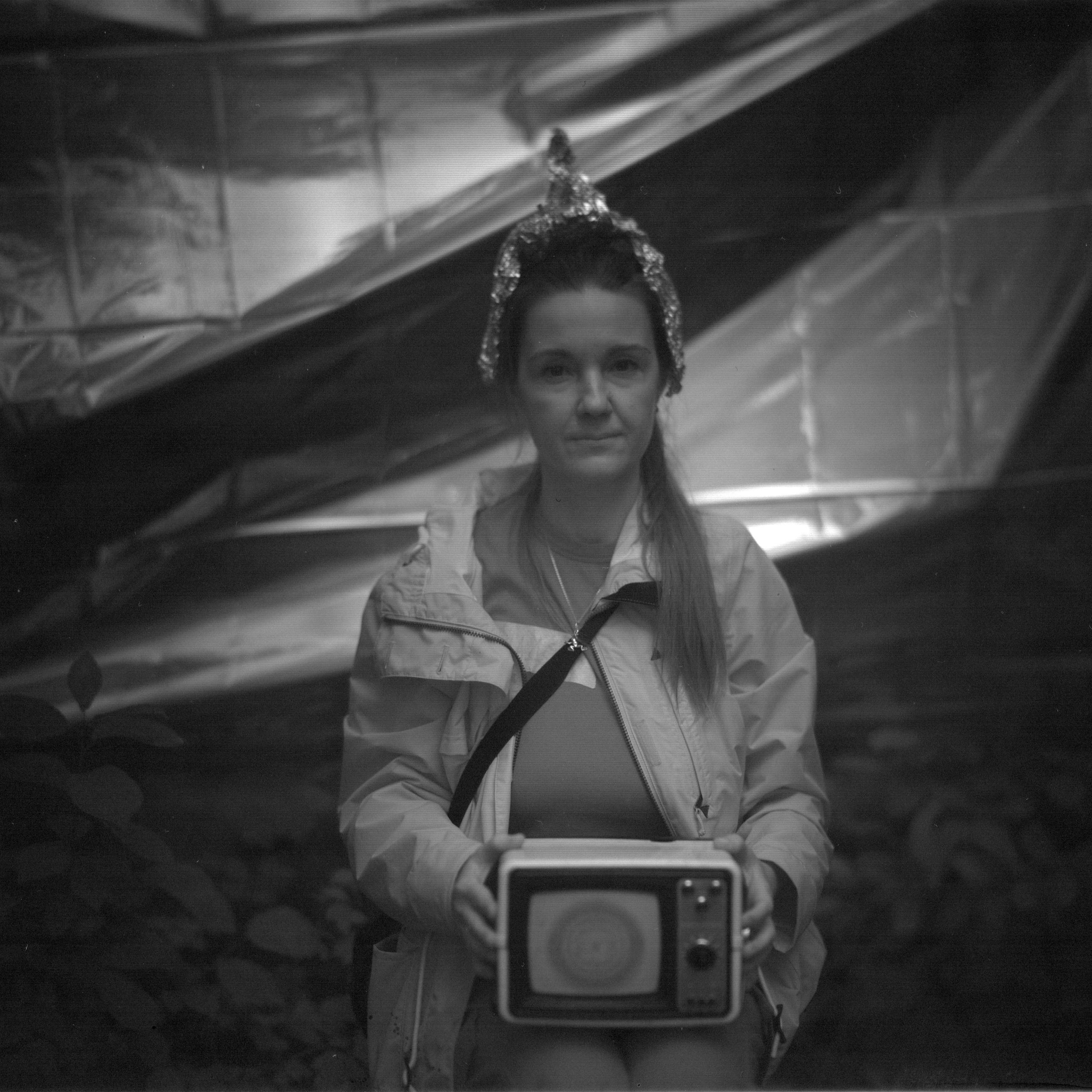 Ремонт головы с помощью Фольги и Буратино. Roman Hodirev is an esoteriologist, multidisciplinary artist, photographer and musician. Saint Petersburg, Riga