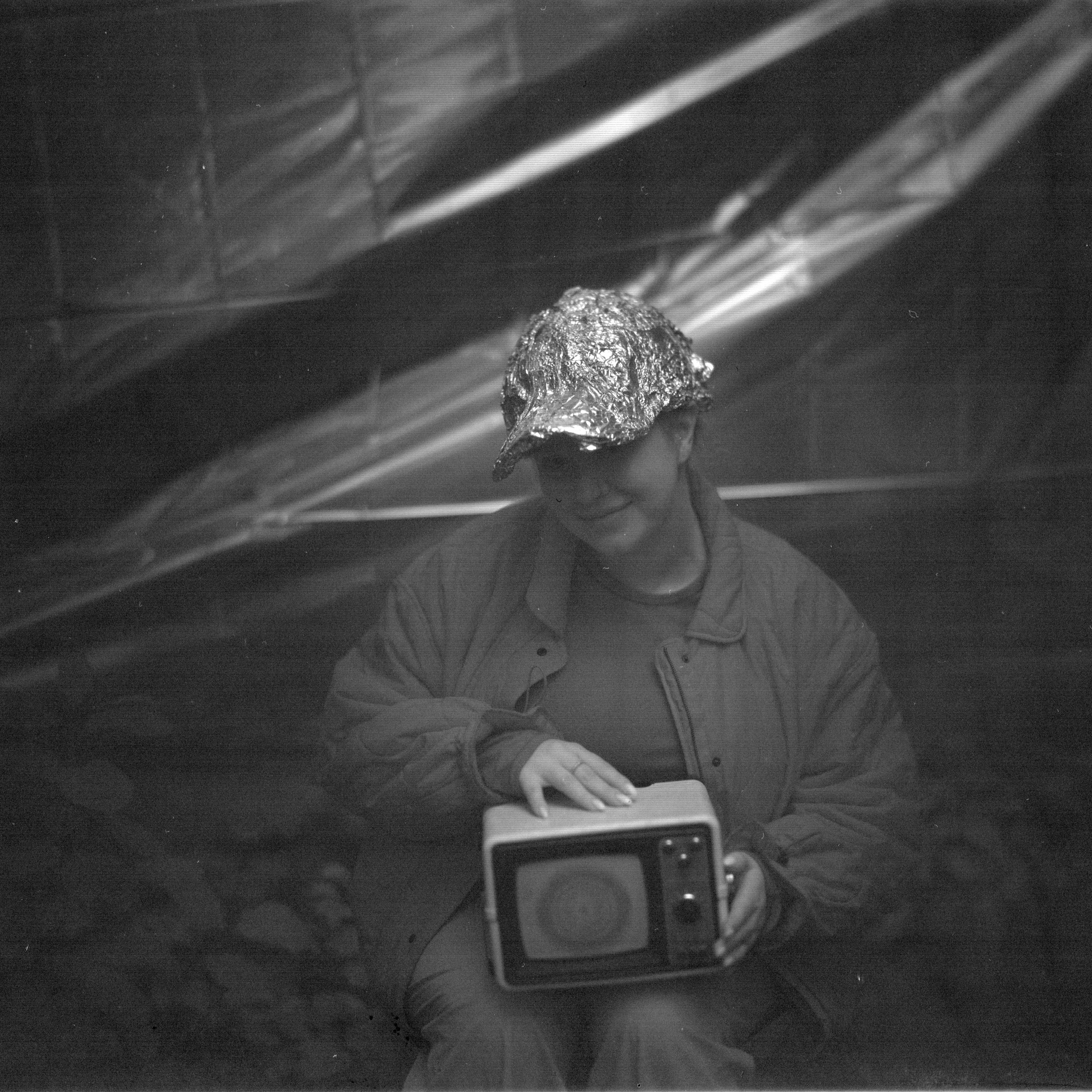 Ремонт головы с помощью Фольги и Буратино. Roman Hodirev is an esoteriologist, multidisciplinary artist, photographer and musician. Saint Petersburg, Riga