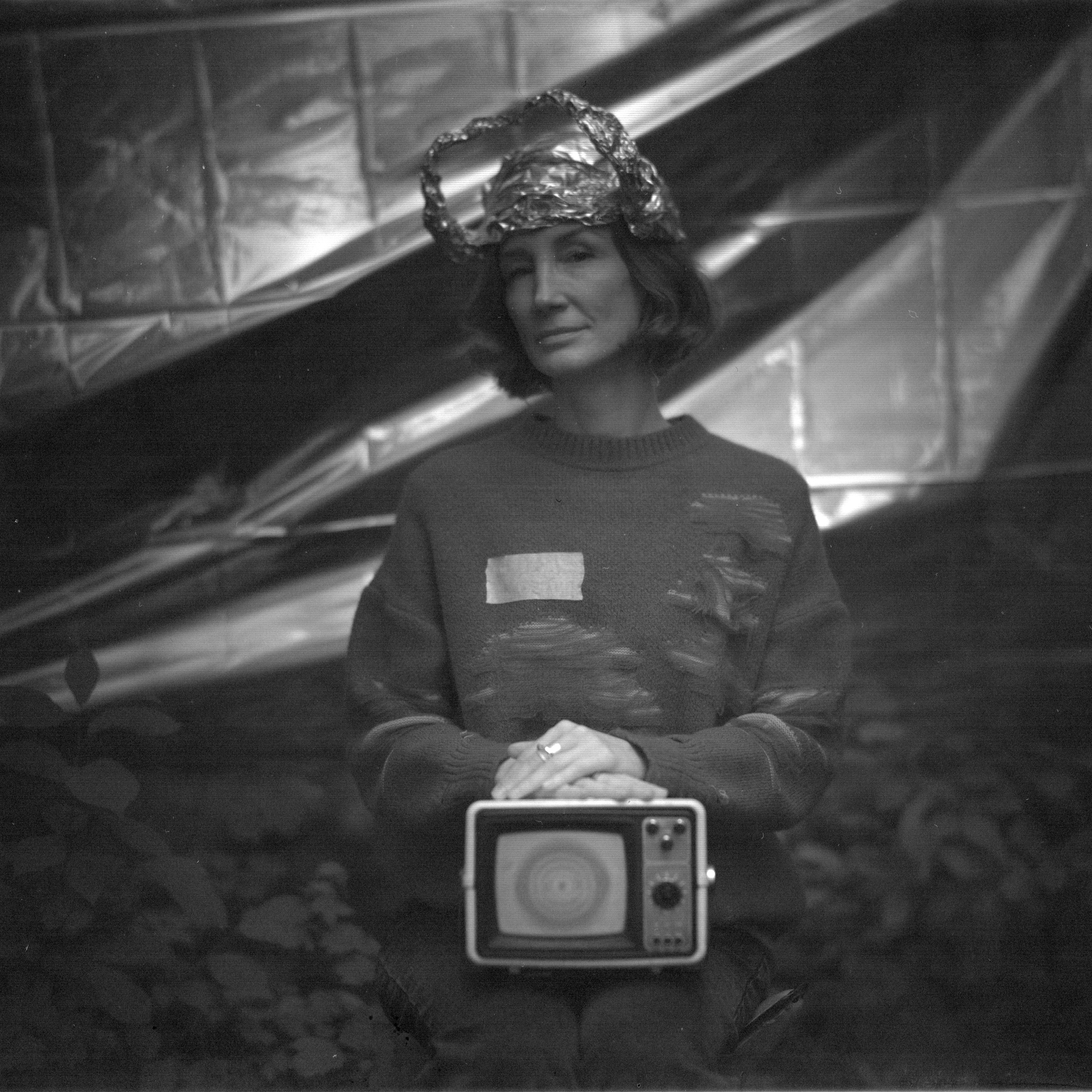 Ремонт головы с помощью Фольги и Буратино. Roman Hodirev is an esoteriologist, multidisciplinary artist, photographer and musician. Saint Petersburg, Riga