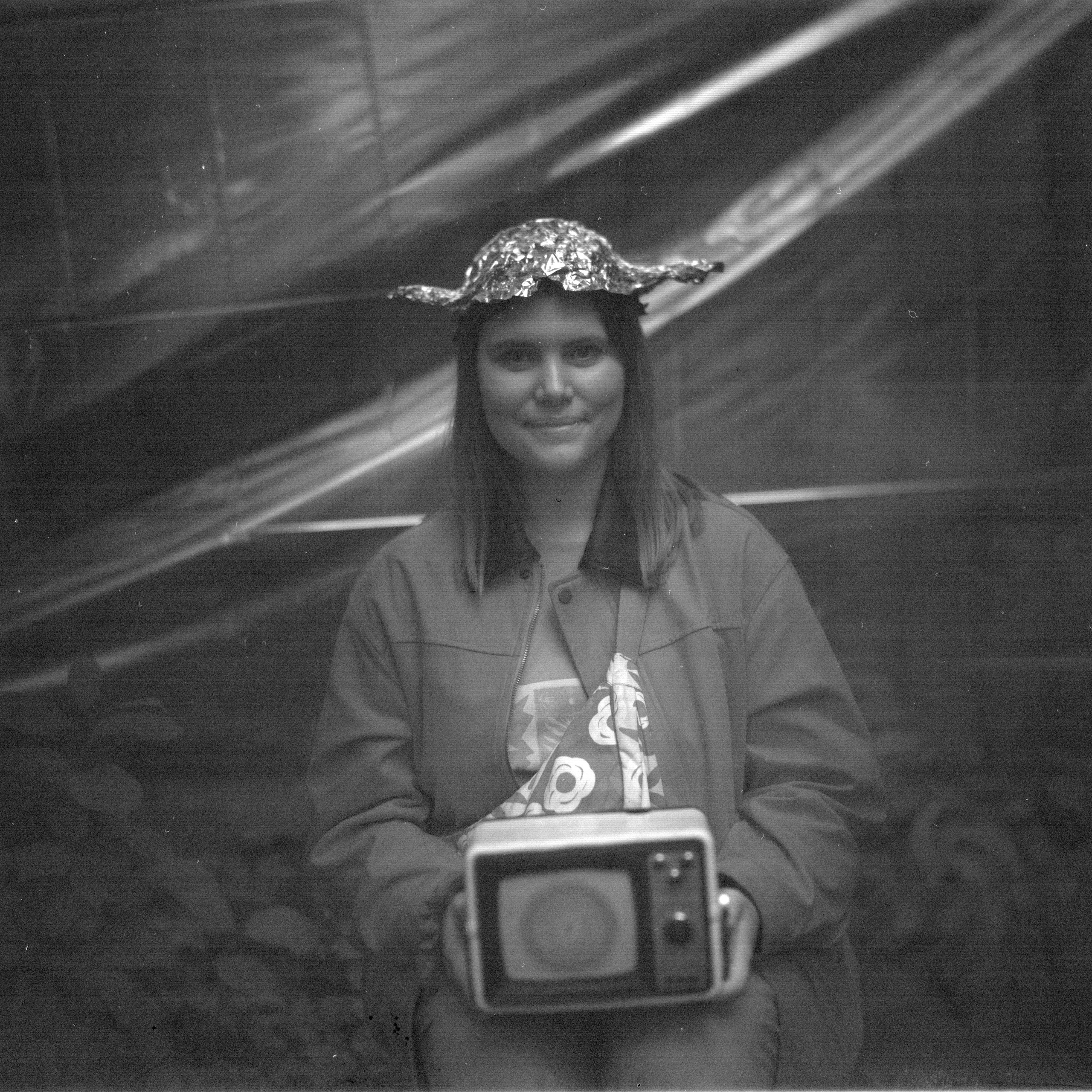 Ремонт головы с помощью Фольги и Буратино. Roman Hodirev is an esoteriologist, multidisciplinary artist, photographer and musician. Saint Petersburg, Riga