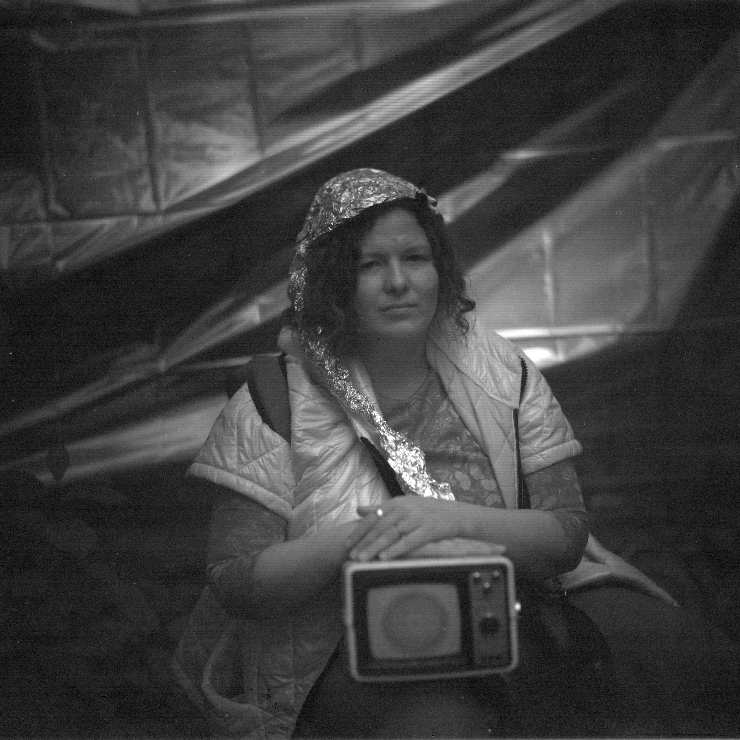 Ремонт головы с помощью Фольги и Буратино. Roman Hodirev is an esoteriologist, multidisciplinary artist, photographer and musician. Saint Petersburg, Riga