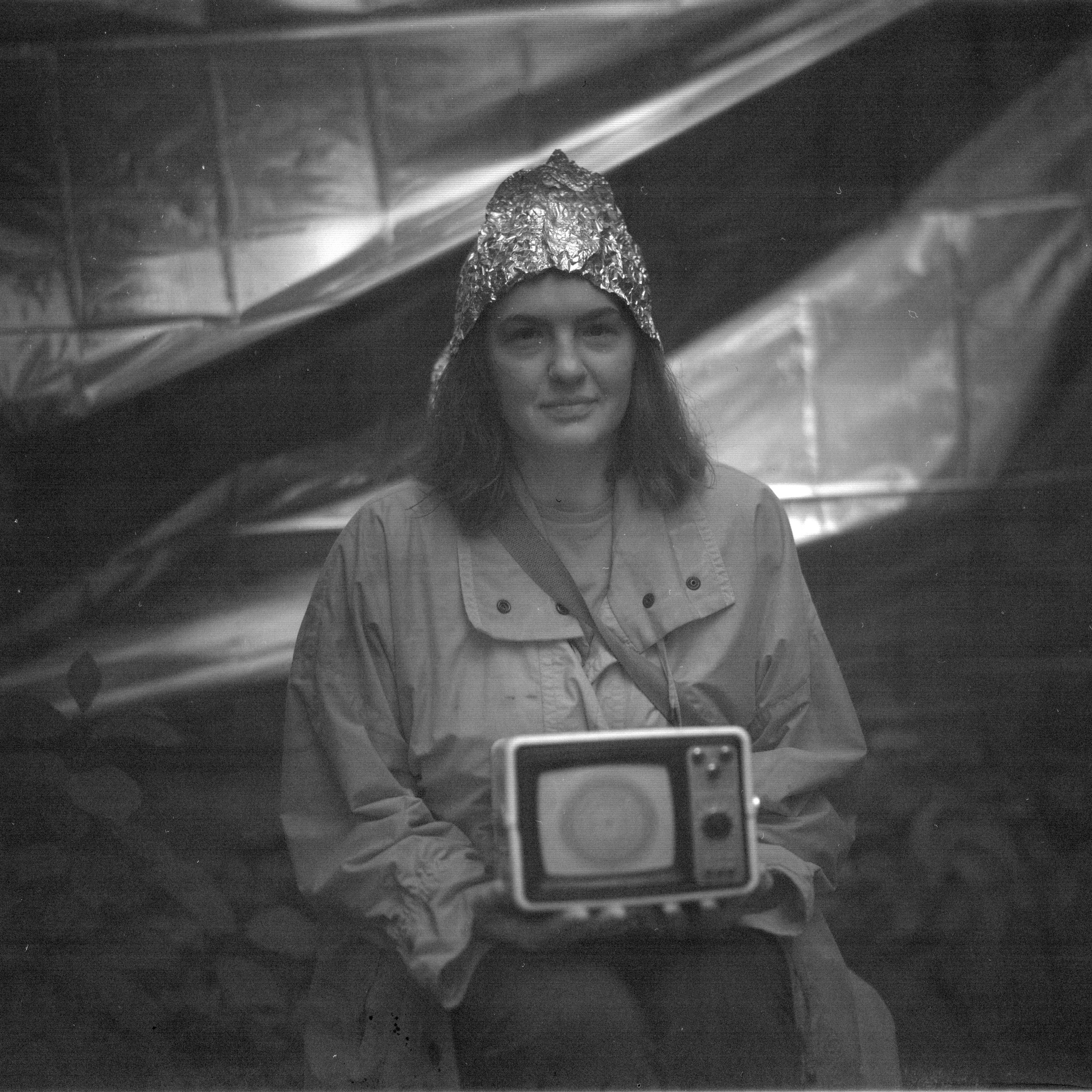 Ремонт головы с помощью Фольги и Буратино. Roman Hodirev is an esoteriologist, multidisciplinary artist, photographer and musician. Saint Petersburg, Riga