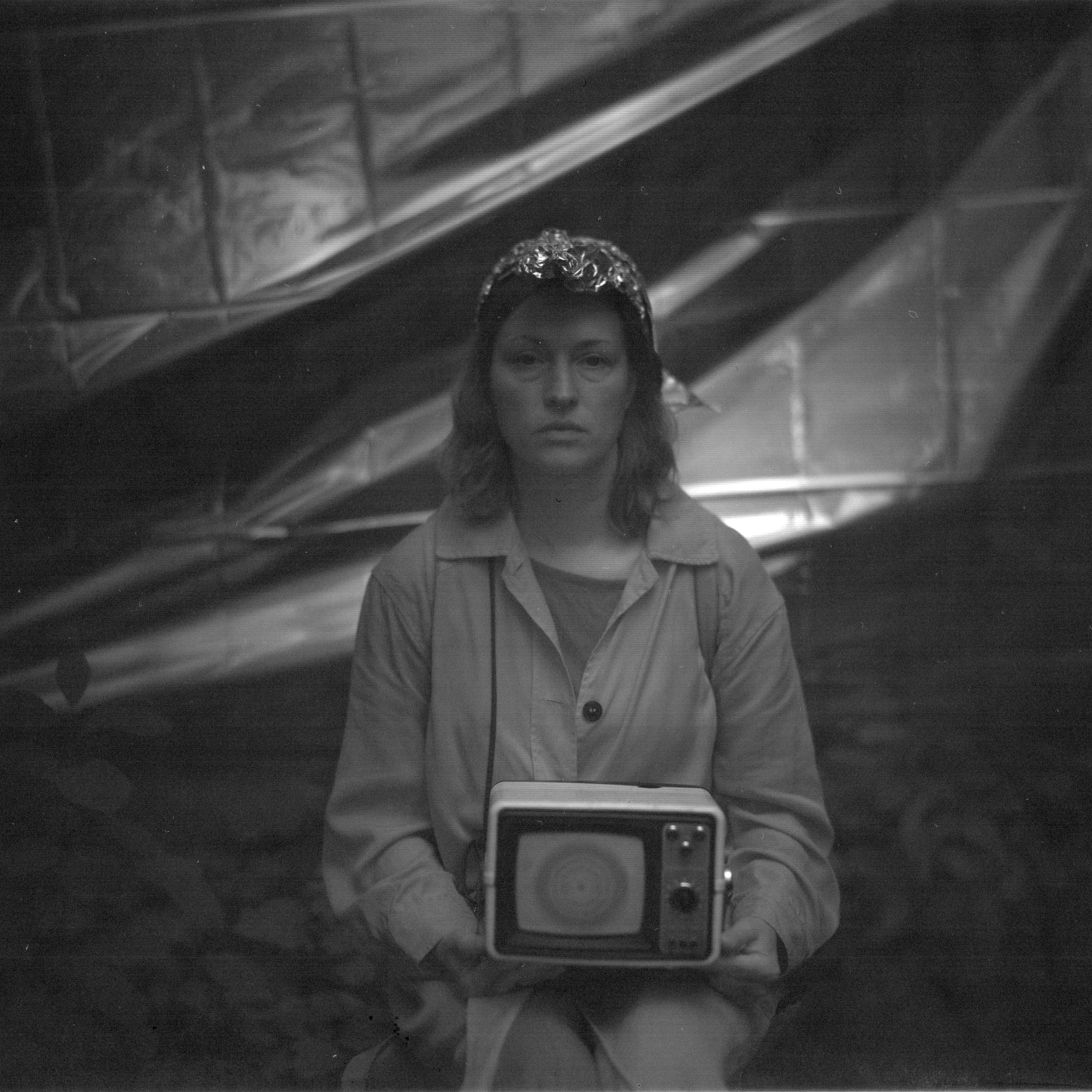 Ремонт головы с помощью Фольги и Буратино. Roman Hodirev is an esoteriologist, multidisciplinary artist, photographer and musician. Saint Petersburg, Riga