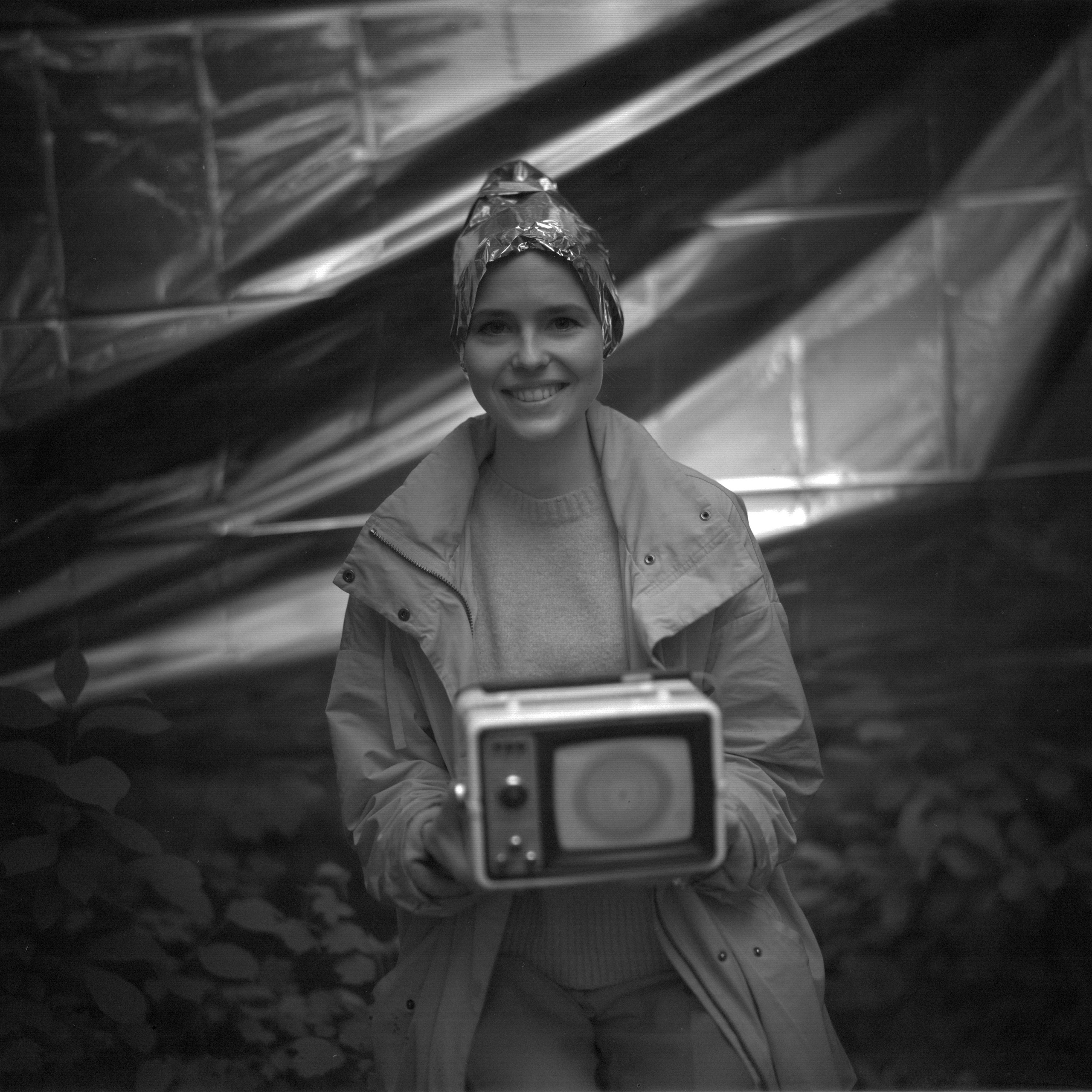 Ремонт головы с помощью Фольги и Буратино. Roman Hodirev is an esoteriologist, multidisciplinary artist, photographer and musician. Saint Petersburg, Riga