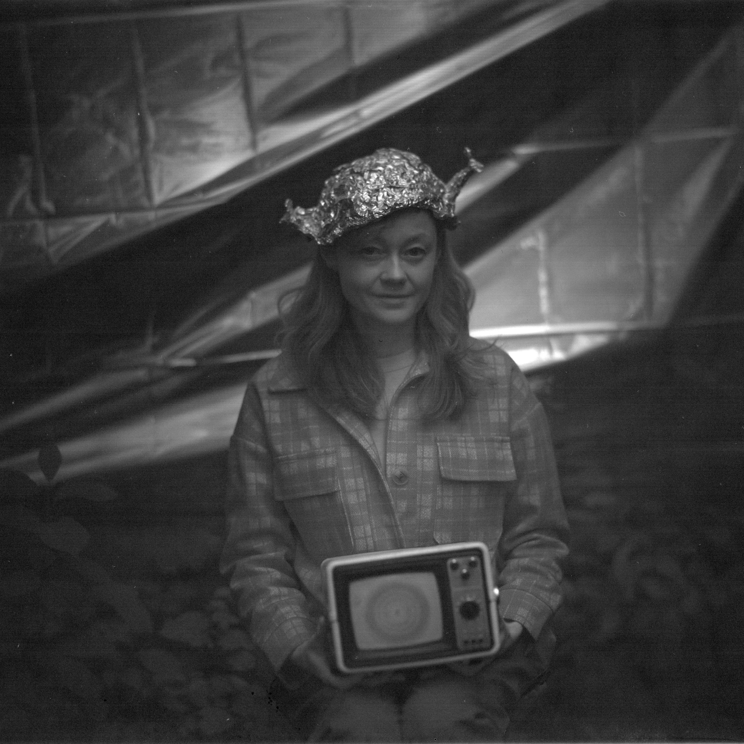 Ремонт головы с помощью Фольги и Буратино. Roman Hodirev is an esoteriologist, multidisciplinary artist, photographer and musician. Saint Petersburg, Riga