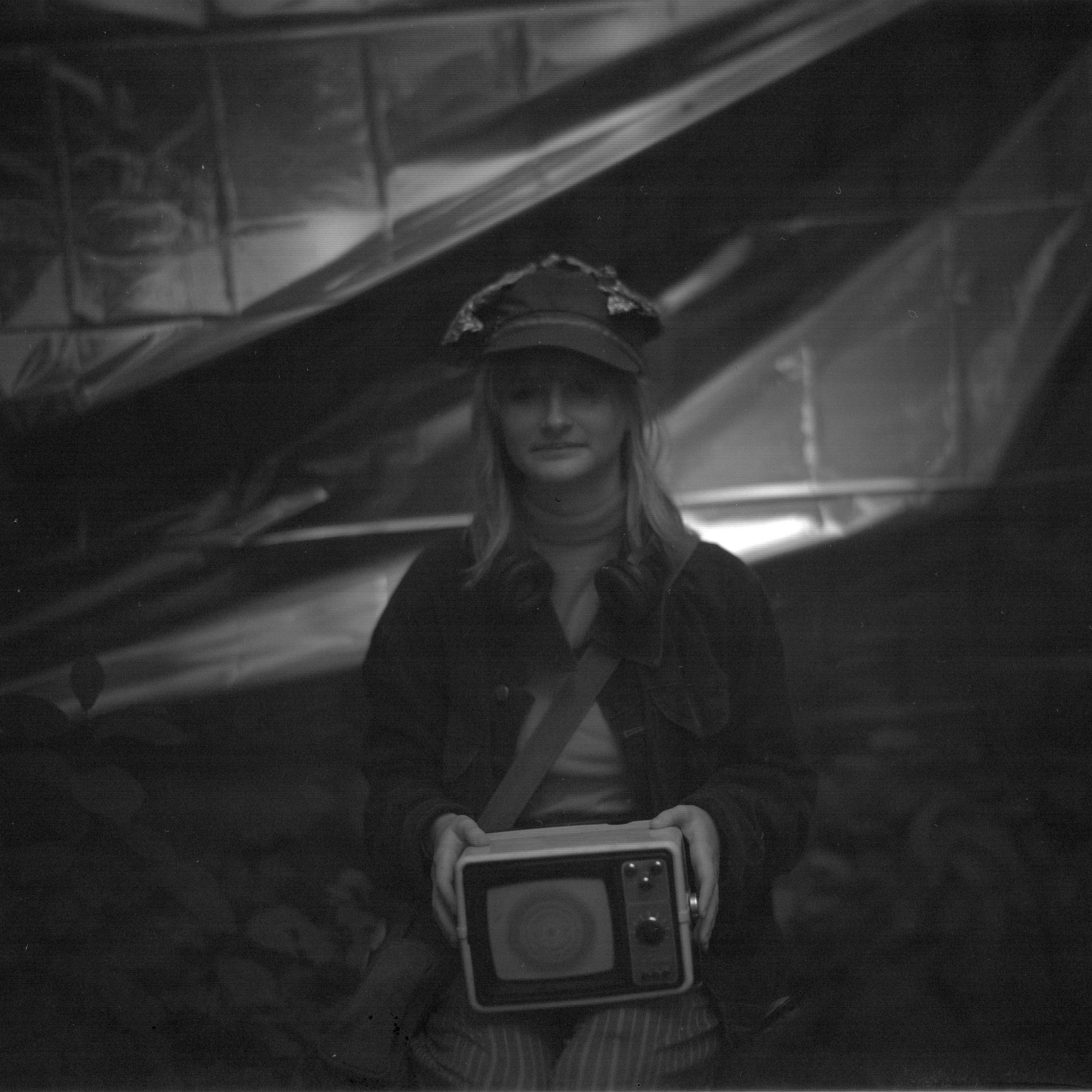 Ремонт головы с помощью Фольги и Буратино. Roman Hodirev is an esoteriologist, multidisciplinary artist, photographer and musician. Saint Petersburg, Riga