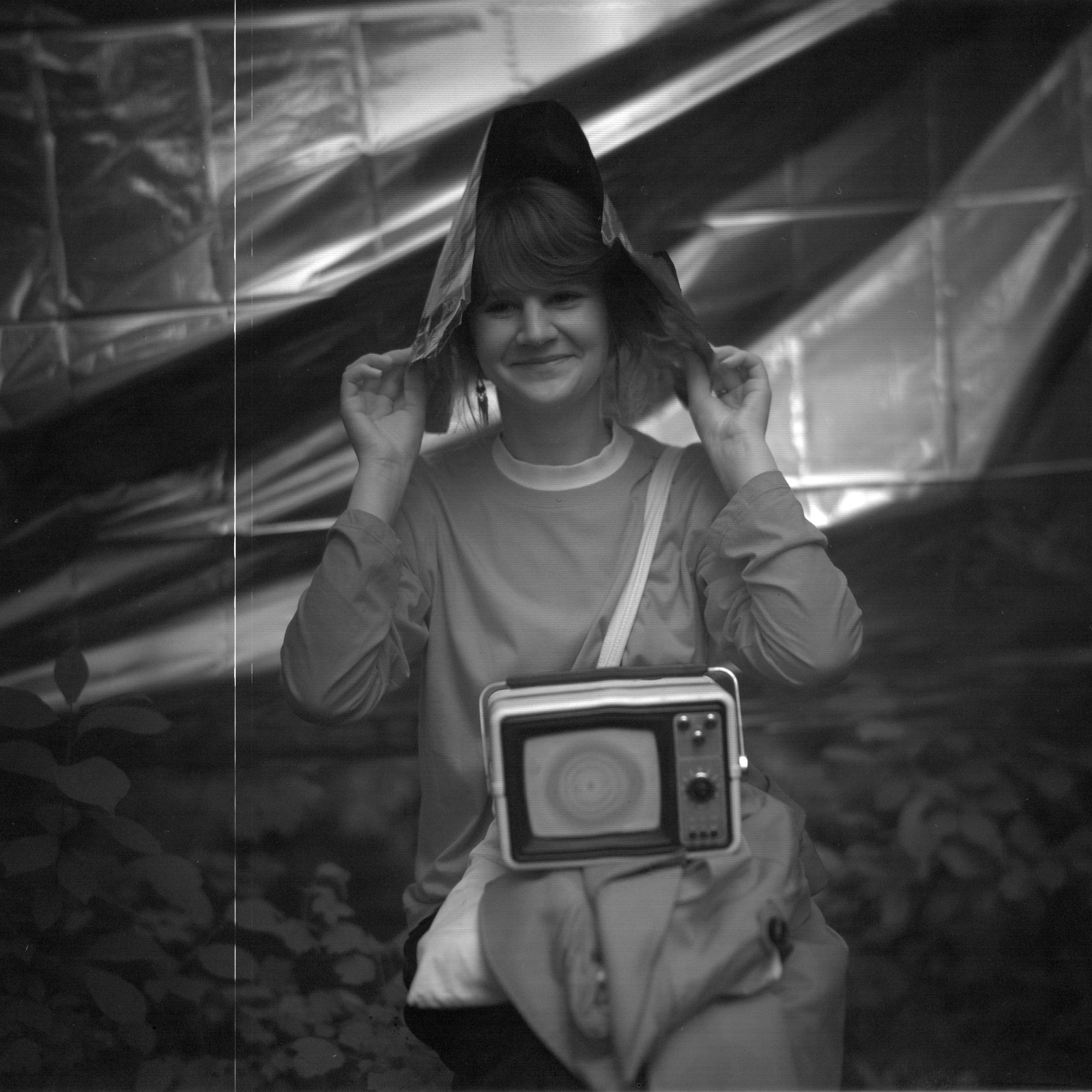 Ремонт головы с помощью Фольги и Буратино. Roman Hodirev is an esoteriologist, multidisciplinary artist, photographer and musician. Saint Petersburg, Riga