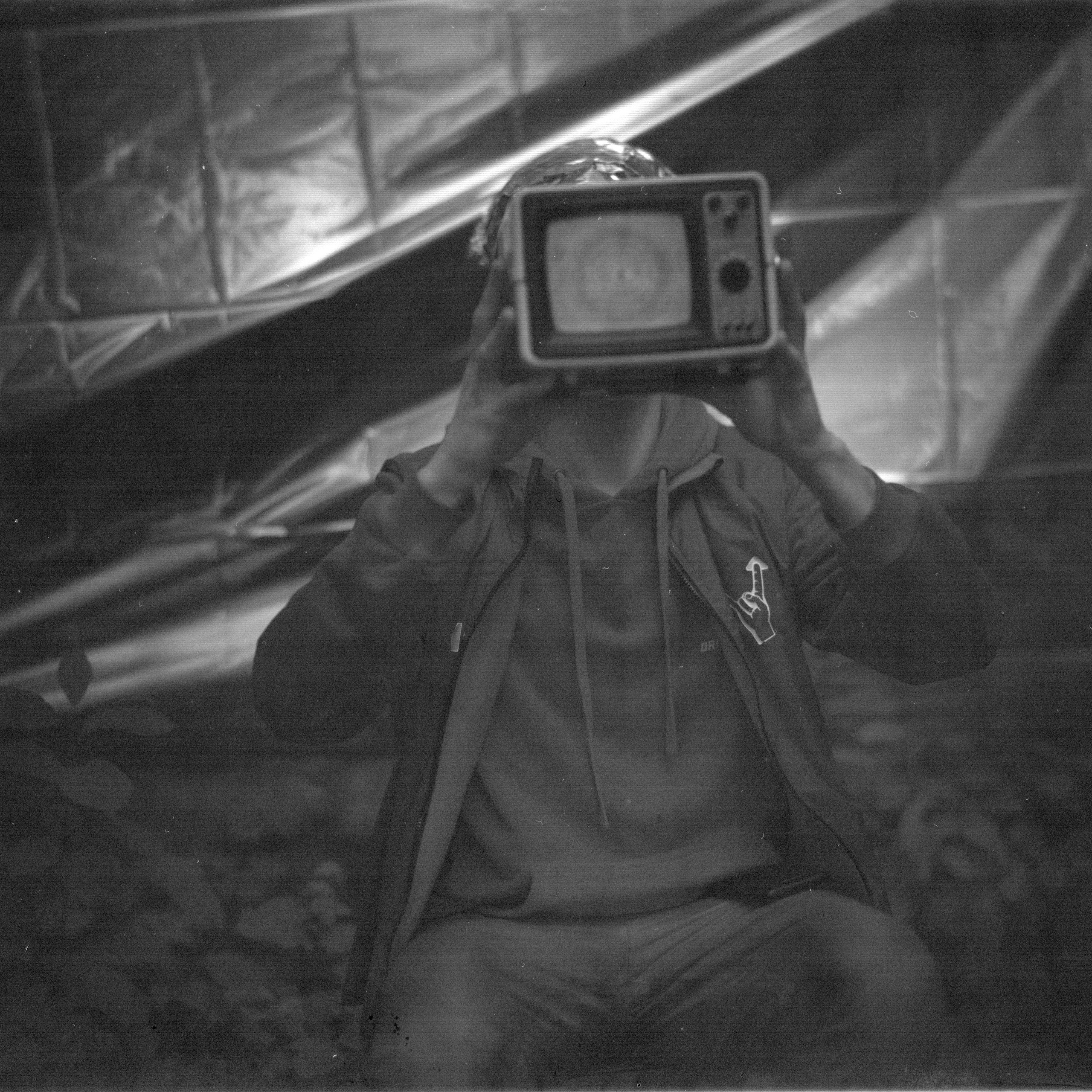 Ремонт головы с помощью Фольги и Буратино. Roman Hodirev is an esoteriologist, multidisciplinary artist, photographer and musician. Saint Petersburg, Riga