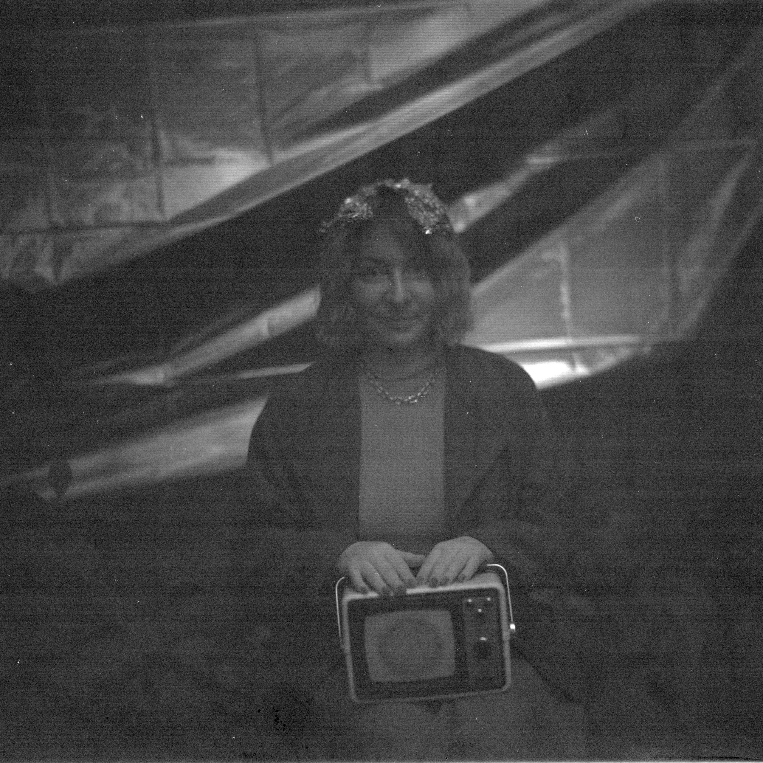 Ремонт головы с помощью Фольги и Буратино. Roman Hodirev is an esoteriologist, multidisciplinary artist, photographer and musician. Saint Petersburg, Riga