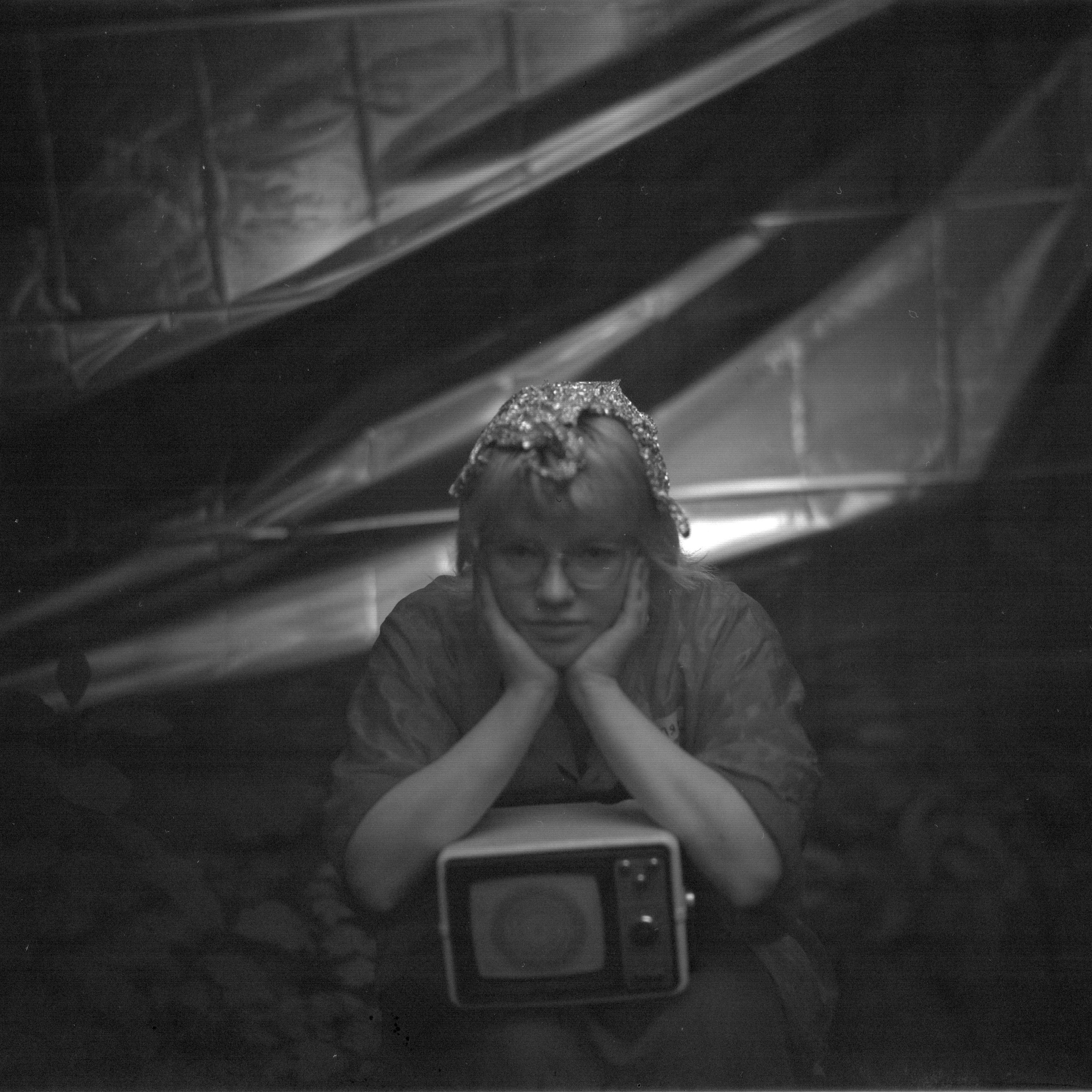 Ремонт головы с помощью Фольги и Буратино. Roman Hodirev is an esoteriologist, multidisciplinary artist, photographer and musician. Saint Petersburg, Riga