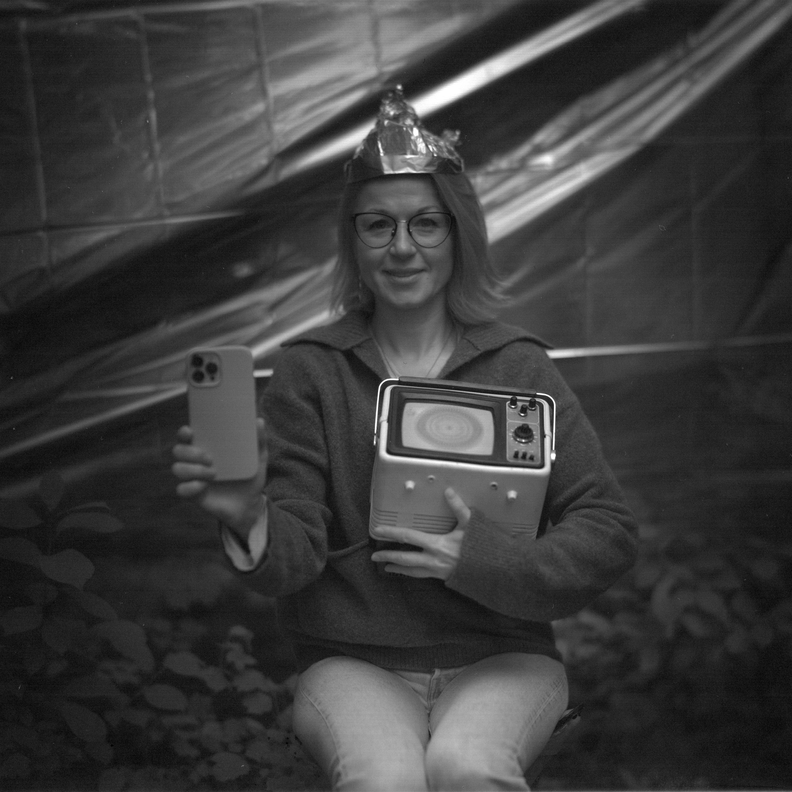 Ремонт головы с помощью Фольги и Буратино. Roman Hodirev is an esoteriologist, multidisciplinary artist, photographer and musician. Saint Petersburg, Riga