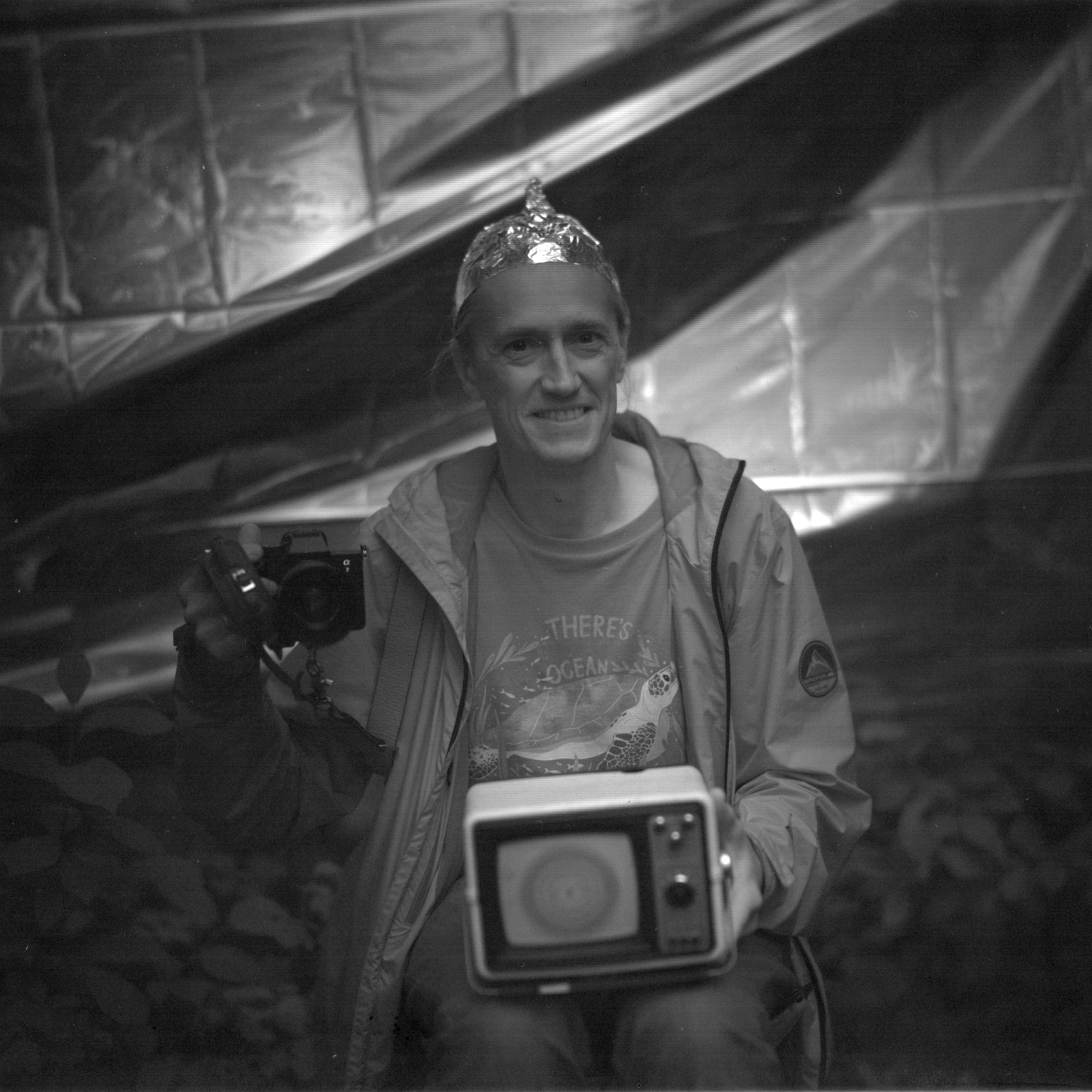 Ремонт головы с помощью Фольги и Буратино. Roman Hodirev is an esoteriologist, multidisciplinary artist, photographer and musician. Saint Petersburg, Riga