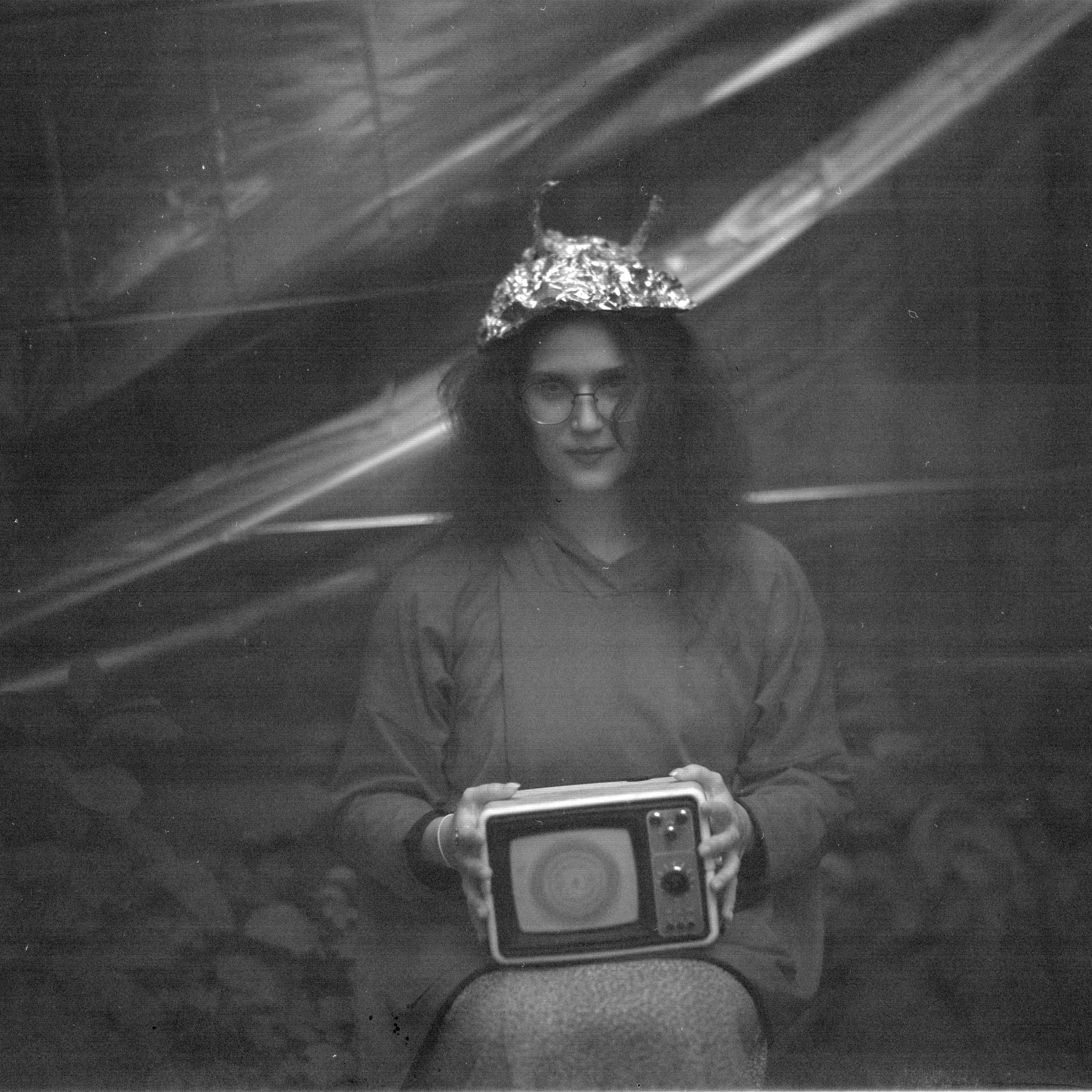 Ремонт головы с помощью Фольги и Буратино. Roman Hodirev is an esoteriologist, multidisciplinary artist, photographer and musician. Saint Petersburg, Riga