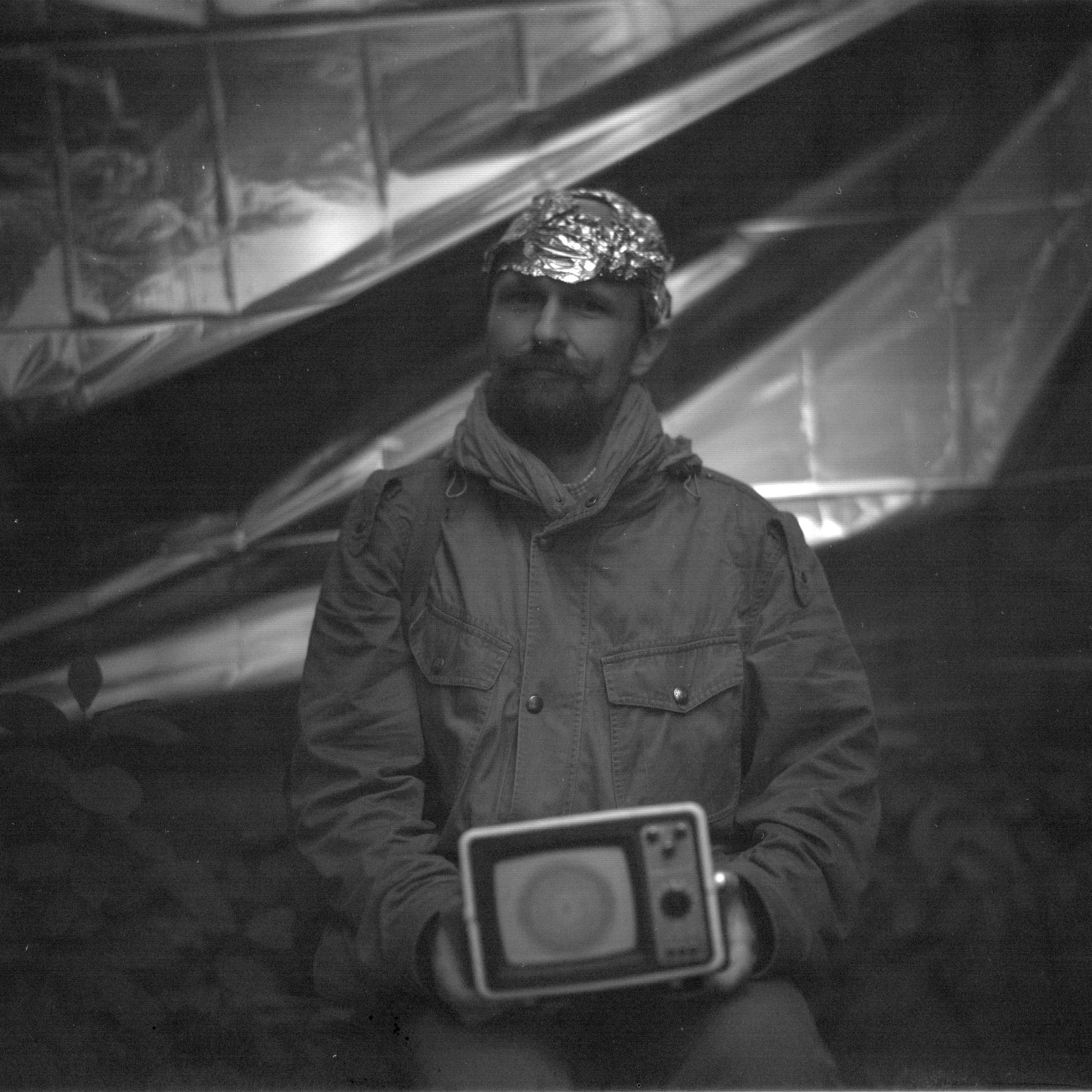 Ремонт головы с помощью Фольги и Буратино. Roman Hodirev is an esoteriologist, multidisciplinary artist, photographer and musician. Saint Petersburg, Riga