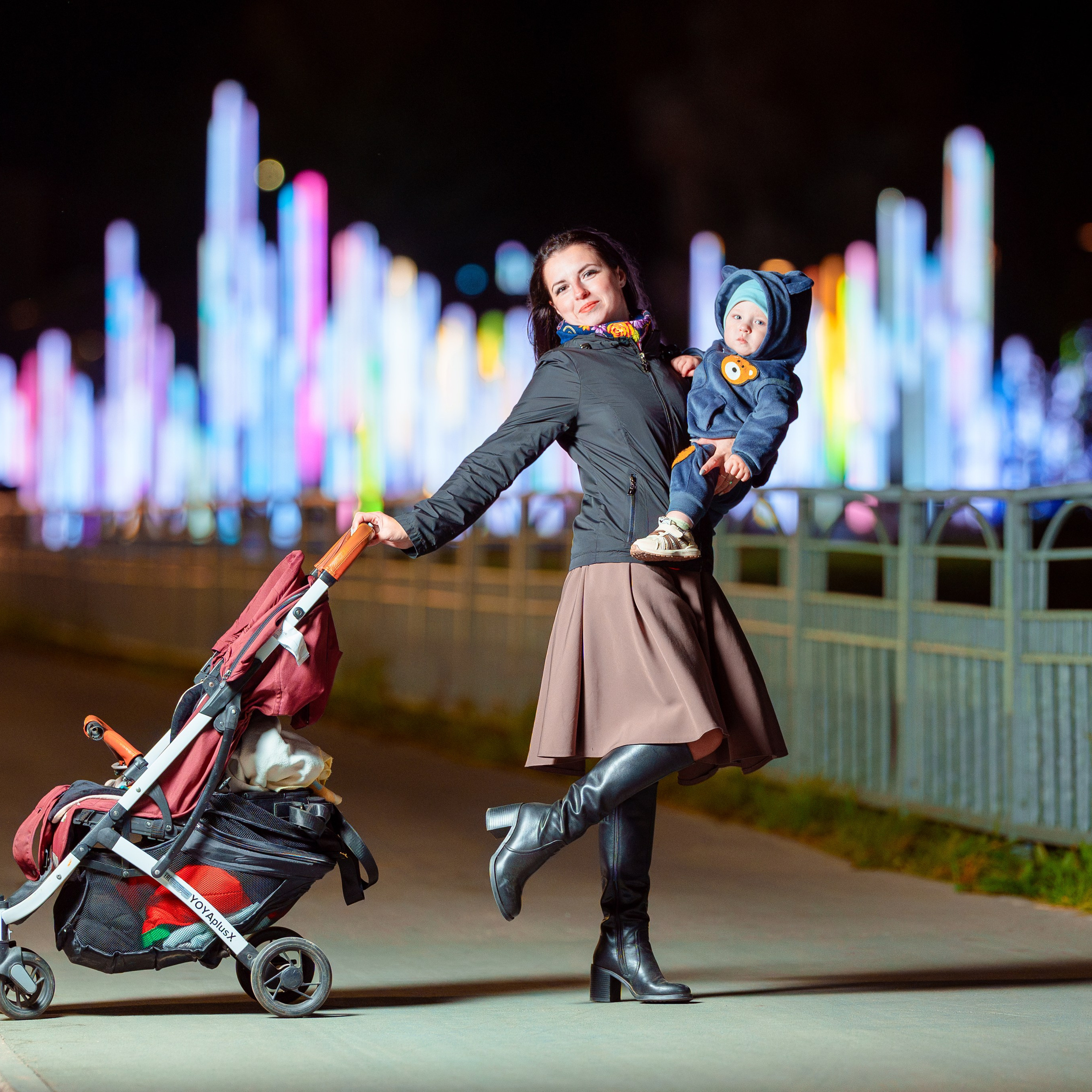 Портретная фотосессияСемейная фотосессияДетская фотосессияЛюбовная/Love-story фотосессияСвадебная фотосессияФотосессия для помолвкиПрофессиональный/деловой портретРекламная/коммерческая фотосессияФотосессия продукции (товары)Фотосессия моды (fashion)Бьюти-съемка (красота, макро-детали лица)Фотосессия lifestyle (повседневная жизнь, атмосфера)Фотосессия в полёте/авиационная (иногда отдельно как аэросъемка)Пейзажная/ландшафтная фотосессияАрхитектурная фотосессияАнфас/студийная фотосессияНю-фотосессия (с оговорками об этике и согласии)Фотосессия для артистов/музыкантовФотосессия для блогеров и инфлюенсеровФотосессия в стиле ретро/винтажЭко- и концептуальная съемка (арт-иллюстративная)Фотосессия для мероприятий (часто как репортажная)Aerial/дрон-съемка (в сочетании с портретной или пейзажной частью)Инфографическая/презентационная фотосессия (для презентаций и каталогов)