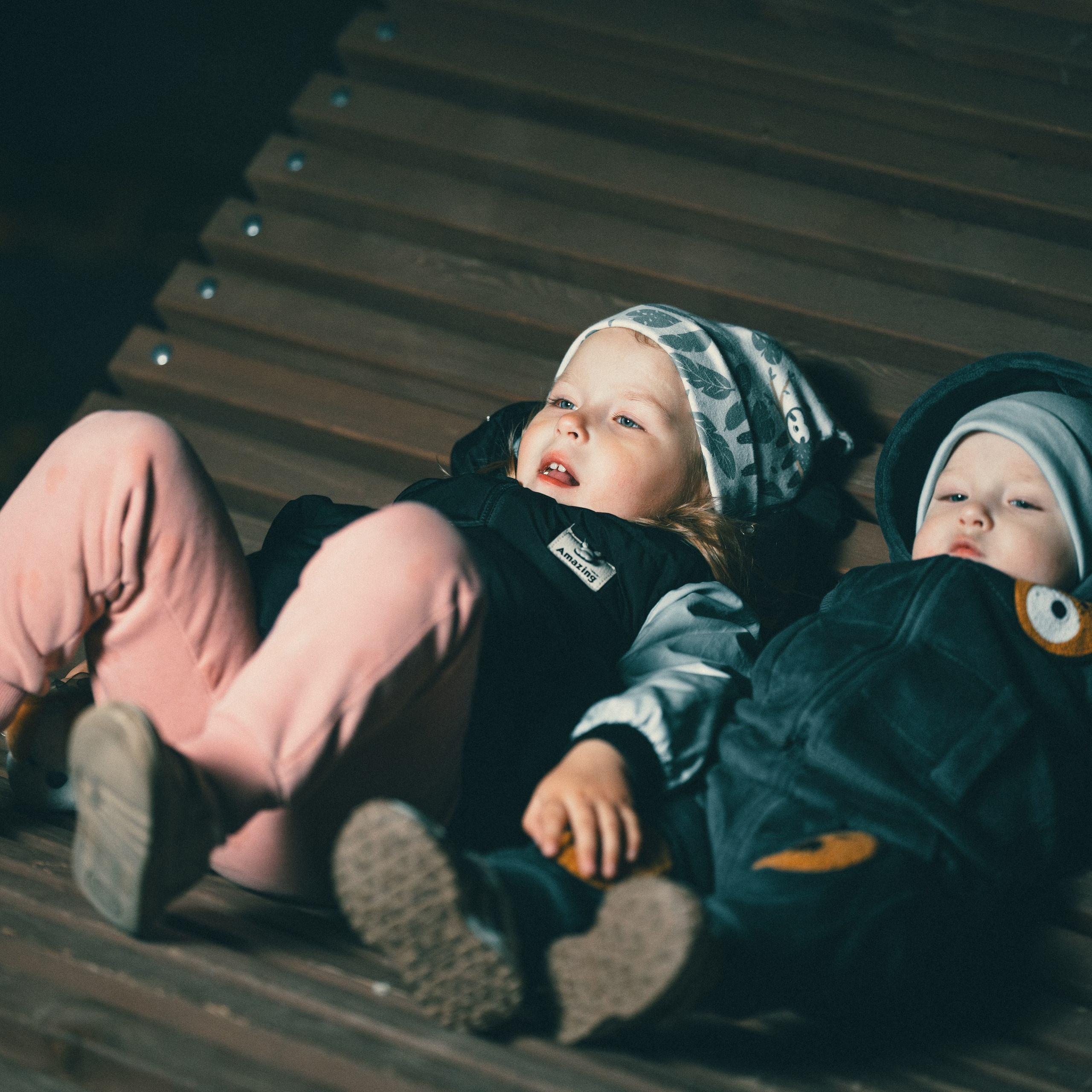 Портретная фотосессияСемейная фотосессияДетская фотосессияЛюбовная/Love-story фотосессияСвадебная фотосессияФотосессия для помолвкиПрофессиональный/деловой портретРекламная/коммерческая фотосессияФотосессия продукции (товары)Фотосессия моды (fashion)Бьюти-съемка (красота, макро-детали лица)Фотосессия lifestyle (повседневная жизнь, атмосфера)Фотосессия в полёте/авиационная (иногда отдельно как аэросъемка)Пейзажная/ландшафтная фотосессияАрхитектурная фотосессияАнфас/студийная фотосессияНю-фотосессия (с оговорками об этике и согласии)Фотосессия для артистов/музыкантовФотосессия для блогеров и инфлюенсеровФотосессия в стиле ретро/винтажЭко- и концептуальная съемка (арт-иллюстративная)Фотосессия для мероприятий (часто как репортажная)Aerial/дрон-съемка (в сочетании с портретной или пейзажной частью)Инфографическая/презентационная фотосессия (для презентаций и каталогов)