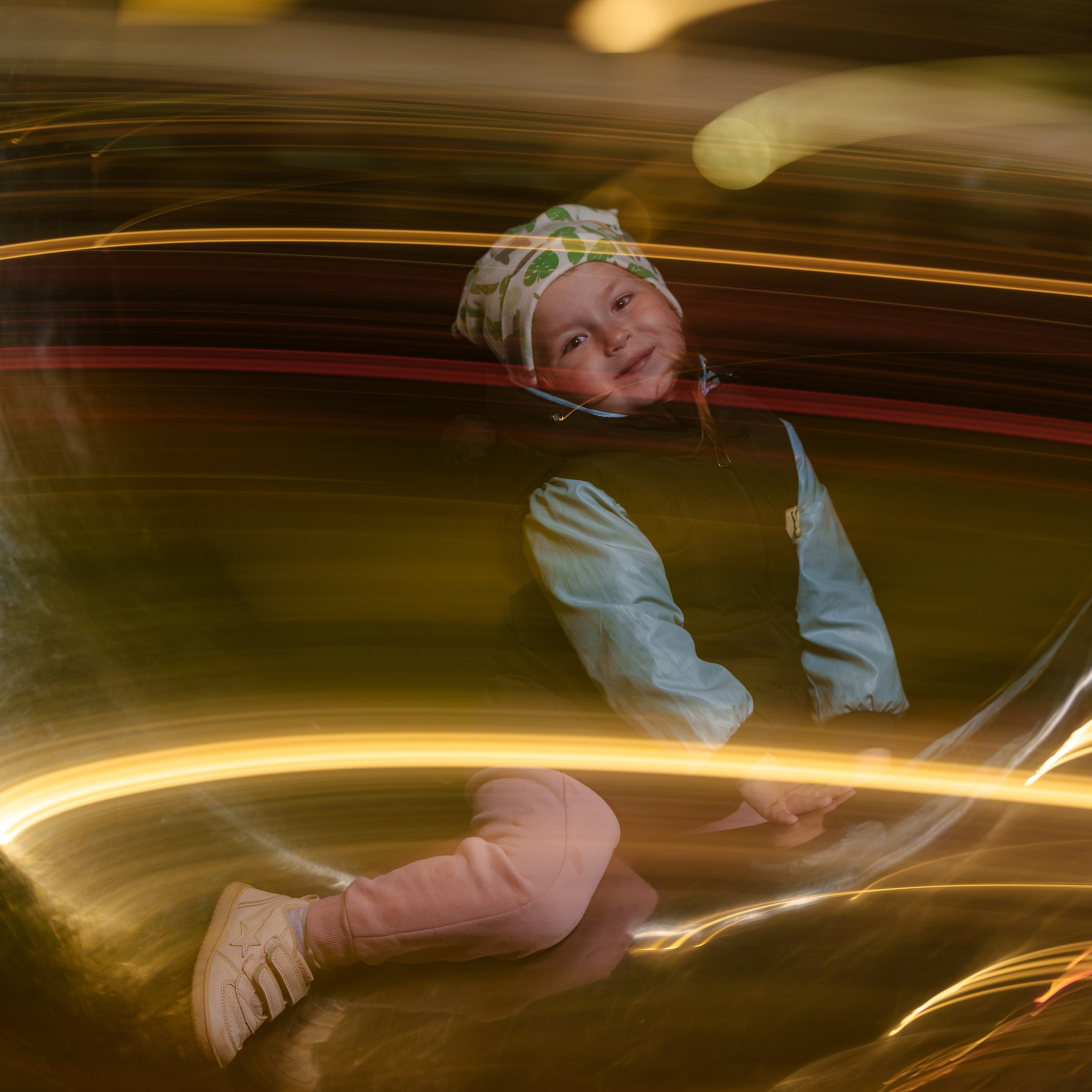 Портретная фотосессияСемейная фотосессияДетская фотосессияЛюбовная/Love-story фотосессияСвадебная фотосессияФотосессия для помолвкиПрофессиональный/деловой портретРекламная/коммерческая фотосессияФотосессия продукции (товары)Фотосессия моды (fashion)Бьюти-съемка (красота, макро-детали лица)Фотосессия lifestyle (повседневная жизнь, атмосфера)Фотосессия в полёте/авиационная (иногда отдельно как аэросъемка)Пейзажная/ландшафтная фотосессияАрхитектурная фотосессияАнфас/студийная фотосессияНю-фотосессия (с оговорками об этике и согласии)Фотосессия для артистов/музыкантовФотосессия для блогеров и инфлюенсеровФотосессия в стиле ретро/винтажЭко- и концептуальная съемка (арт-иллюстративная)Фотосессия для мероприятий (часто как репортажная)Aerial/дрон-съемка (в сочетании с портретной или пейзажной частью)Инфографическая/презентационная фотосессия (для презентаций и каталогов)