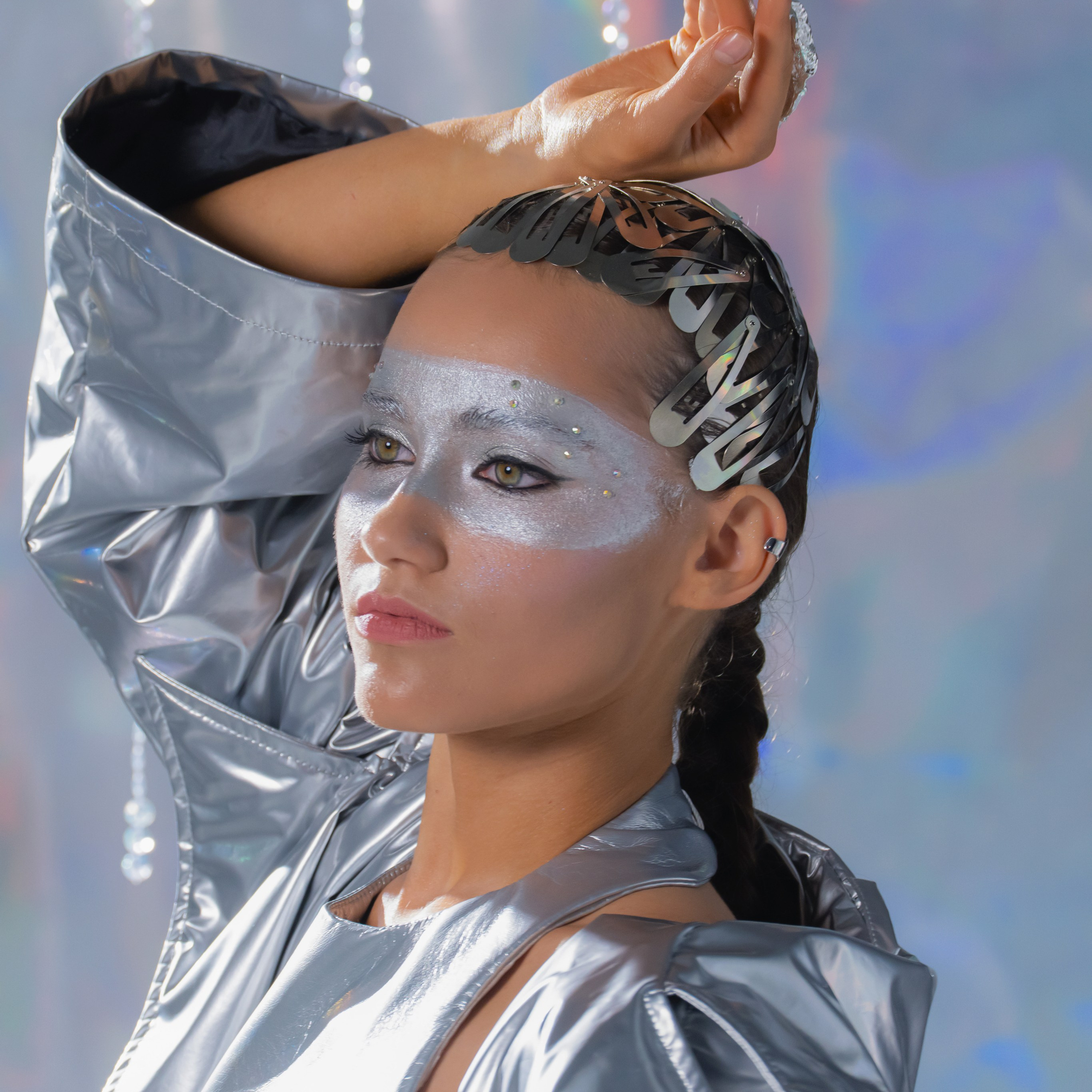 Портретная фотосессияСемейная фотосессияДетская фотосессияЛюбовная/Love-story фотосессияСвадебная фотосессияФотосессия для помолвкиПрофессиональный/деловой портретРекламная/коммерческая фотосессияФотосессия продукции (товары)Фотосессия моды (fashion)Бьюти-съемка (красота, макро-детали лица)Фотосессия lifestyle (повседневная жизнь, атмосфера)Фотосессия в полёте/авиационная (иногда отдельно как аэросъемка)Пейзажная/ландшафтная фотосессияАрхитектурная фотосессияАнфас/студийная фотосессияНю-фотосессия (с оговорками об этике и согласии)Фотосессия для артистов/музыкантовФотосессия для блогеров и инфлюенсеровФотосессия в стиле ретро/винтажЭко- и концептуальная съемка (арт-иллюстративная)Фотосессия для мероприятий (часто как репортажная)Aerial/дрон-съемка (в сочетании с портретной или пейзажной частью)Инфографическая/презентационная фотосессия (для презентаций и каталогов)