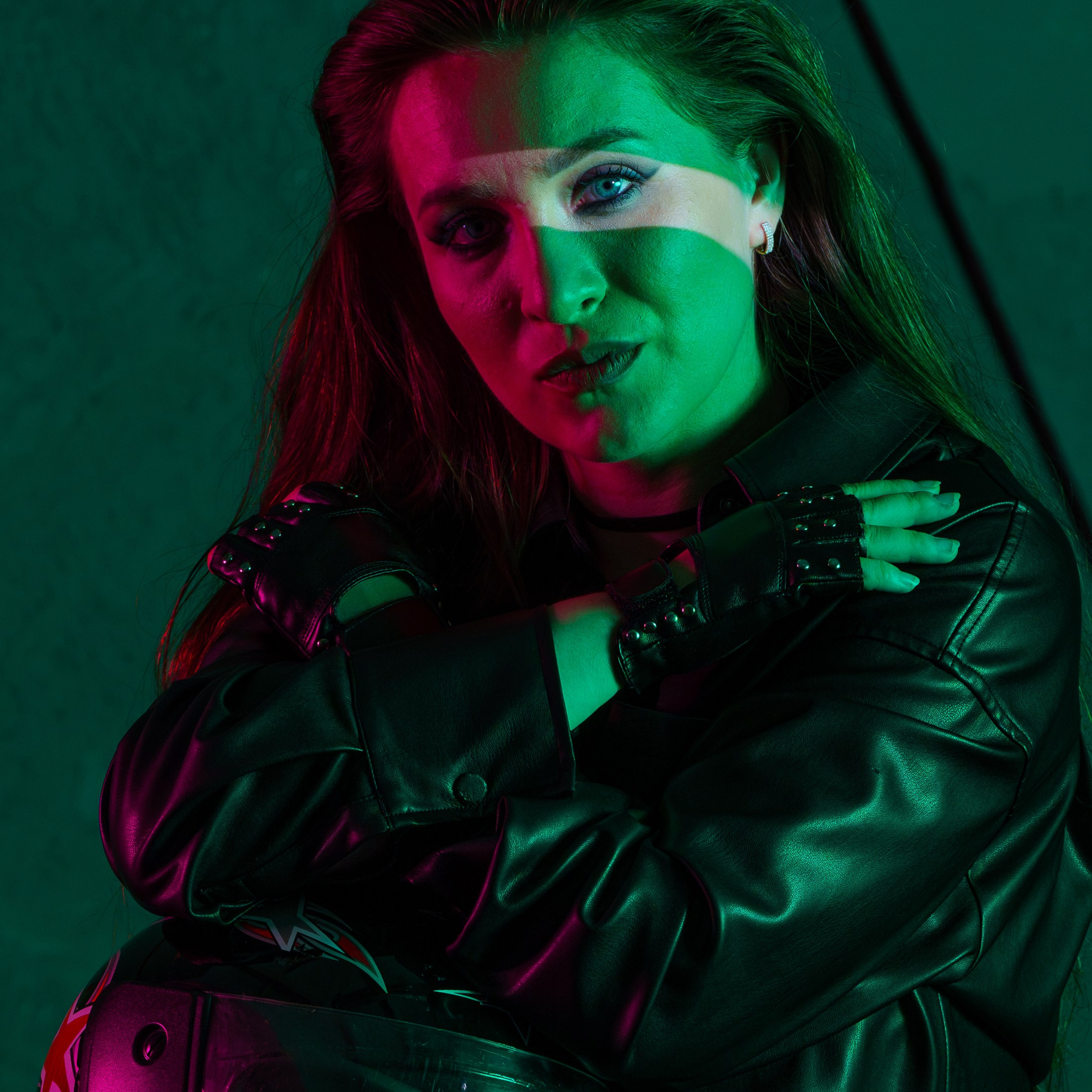 Портретная фотосессияСемейная фотосессияДетская фотосессияЛюбовная/Love-story фотосессияСвадебная фотосессияФотосессия для помолвкиПрофессиональный/деловой портретРекламная/коммерческая фотосессияФотосессия продукции (товары)Фотосессия моды (fashion)Бьюти-съемка (красота, макро-детали лица)Фотосессия lifestyle (повседневная жизнь, атмосфера)Фотосессия в полёте/авиационная (иногда отдельно как аэросъемка)Пейзажная/ландшафтная фотосессияАрхитектурная фотосессияАнфас/студийная фотосессияНю-фотосессия (с оговорками об этике и согласии)Фотосессия для артистов/музыкантовФотосессия для блогеров и инфлюенсеровФотосессия в стиле ретро/винтажЭко- и концептуальная съемка (арт-иллюстративная)Фотосессия для мероприятий (часто как репортажная)Aerial/дрон-съемка (в сочетании с портретной или пейзажной частью)Инфографическая/презентационная фотосессия (для презентаций и каталогов)